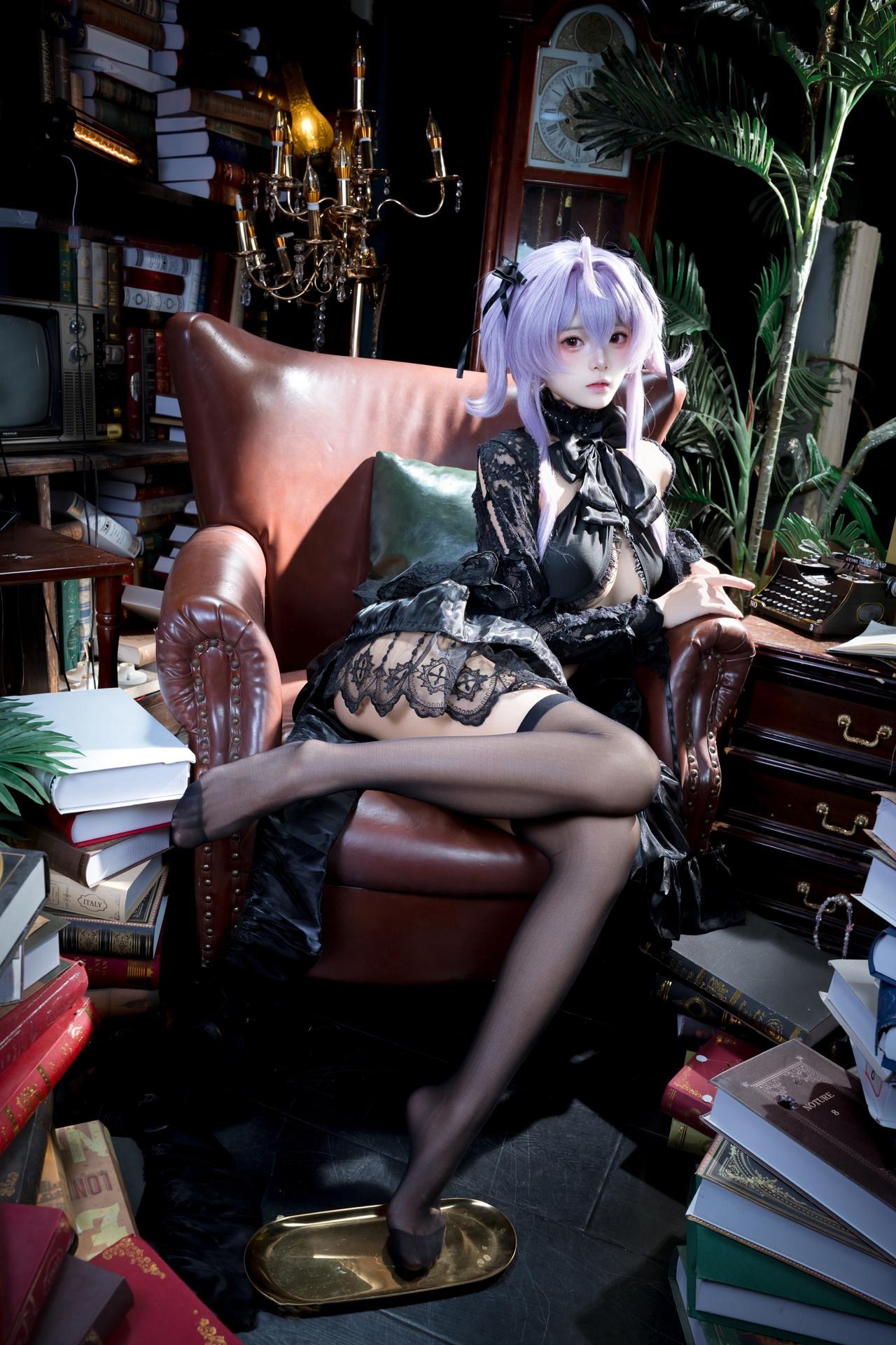 [cosplay] 九柒喵 - 水母：水母角色還原美腿大尺度 26P