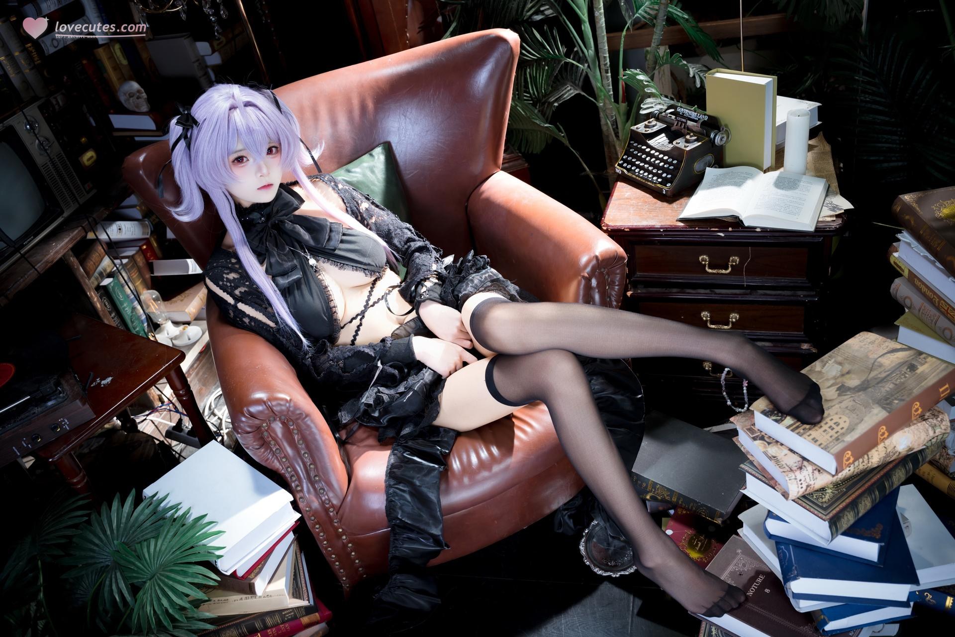 [cosplay] 九柒喵 - 水母：水母角色還原美腿大尺度 26P