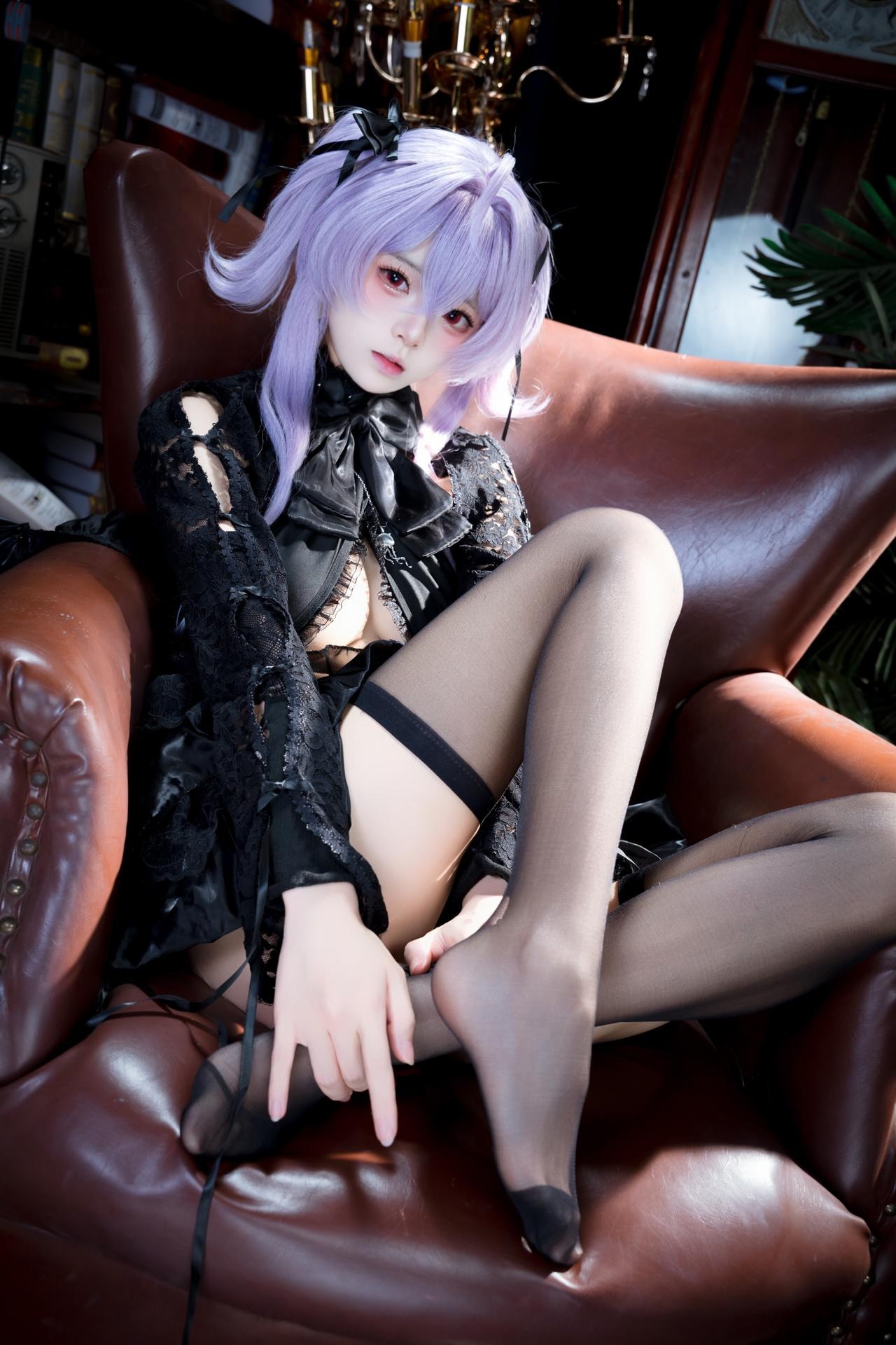 [cosplay] 九柒喵 - 水母：水母角色還原美腿大尺度 26P