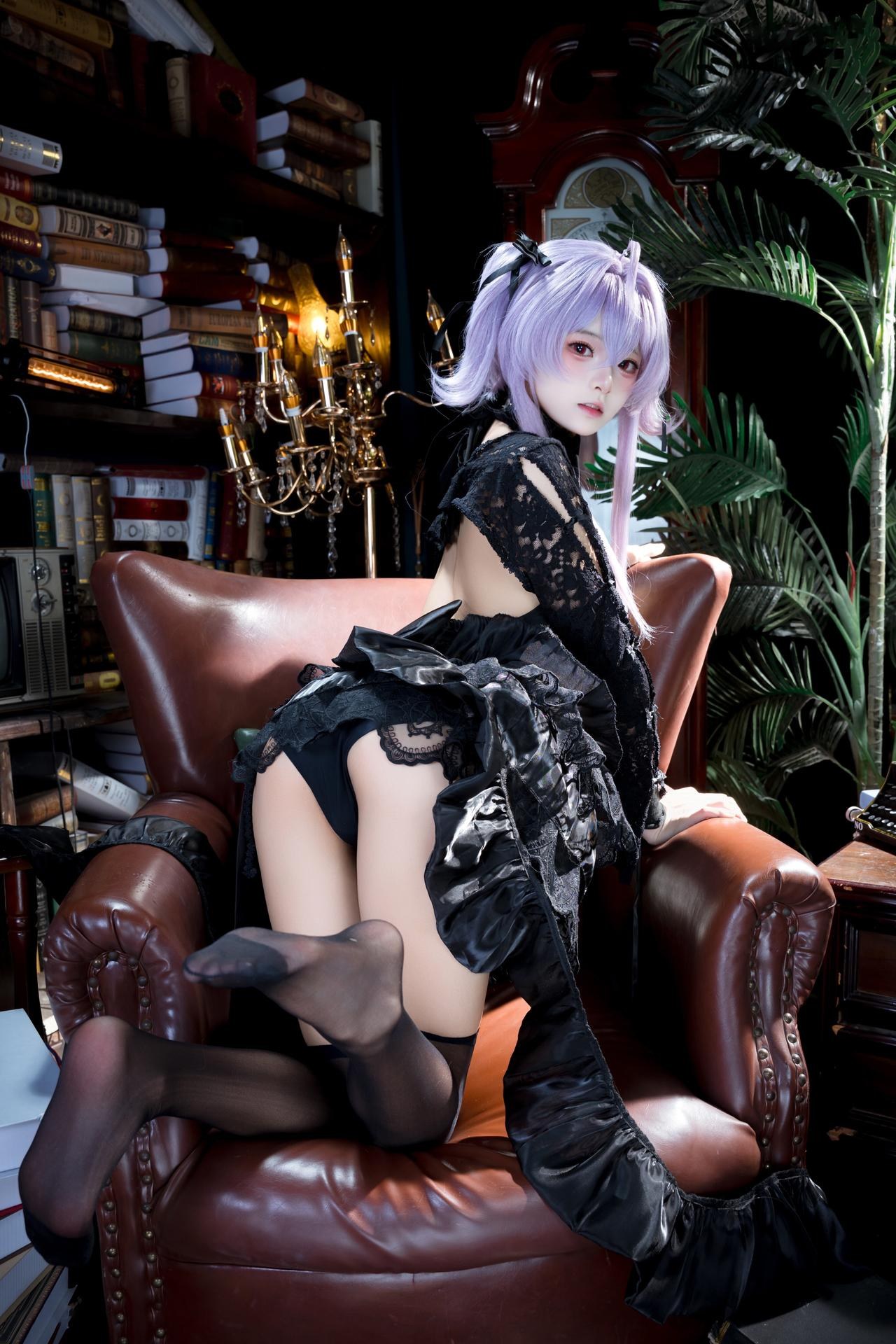 [cosplay] 九柒喵 - 水母：水母角色還原美腿大尺度 26P