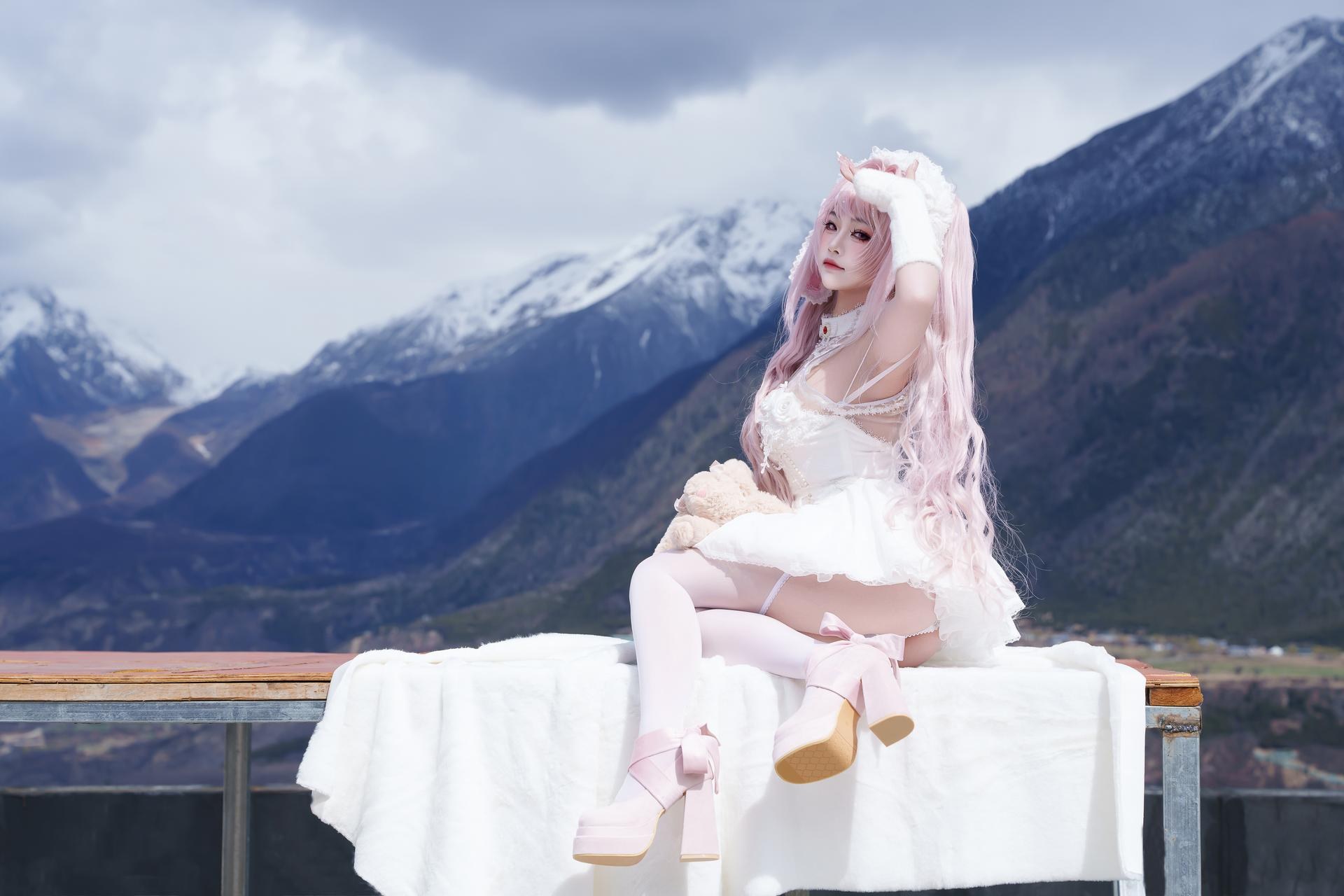 [cosplay] 慢炖仓鼠球 - 爱丽絲：爱丽絲角色還原美腿大尺度 81P