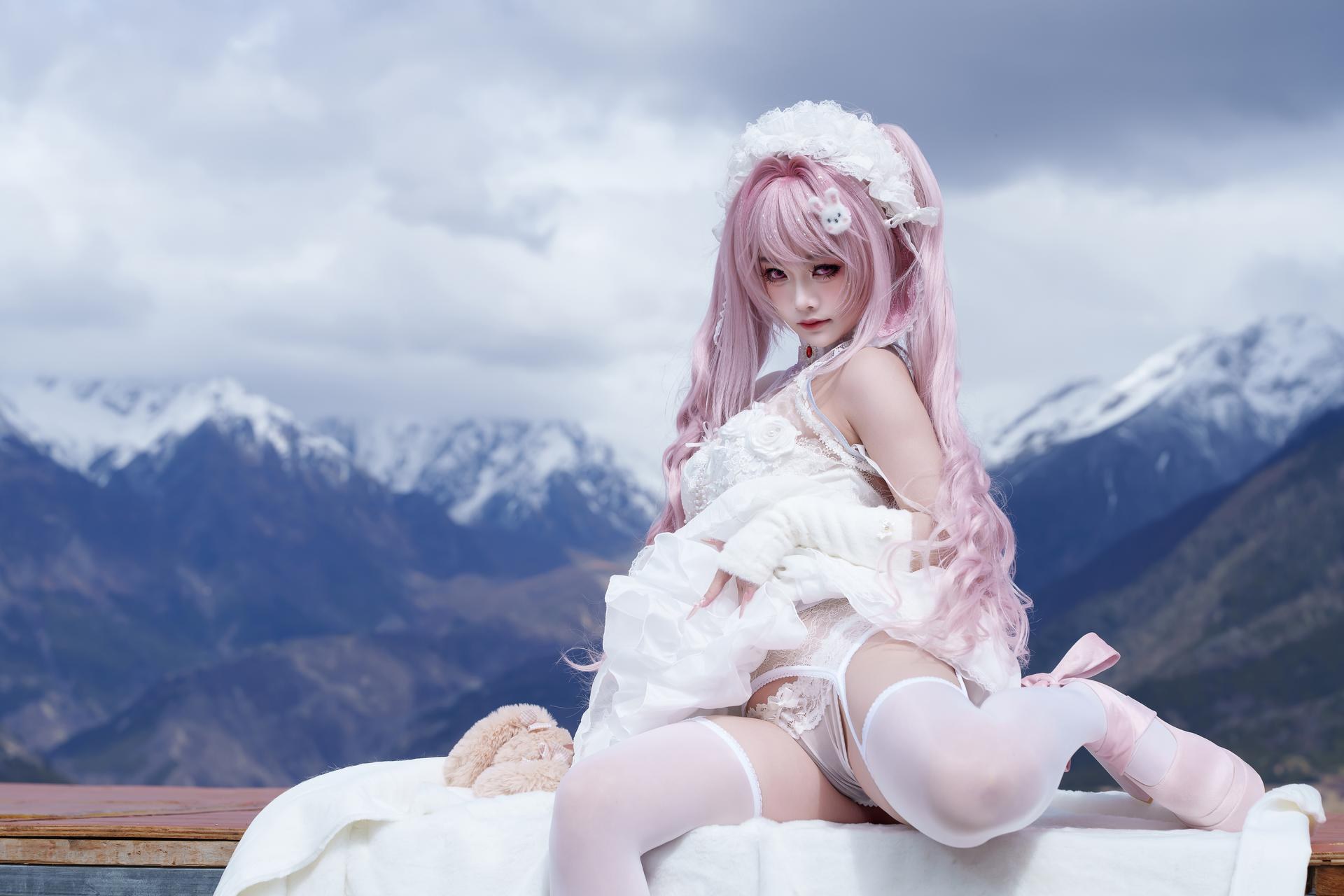 [cosplay] 慢炖仓鼠球 - 爱丽絲：爱丽絲角色還原美腿大尺度 81P