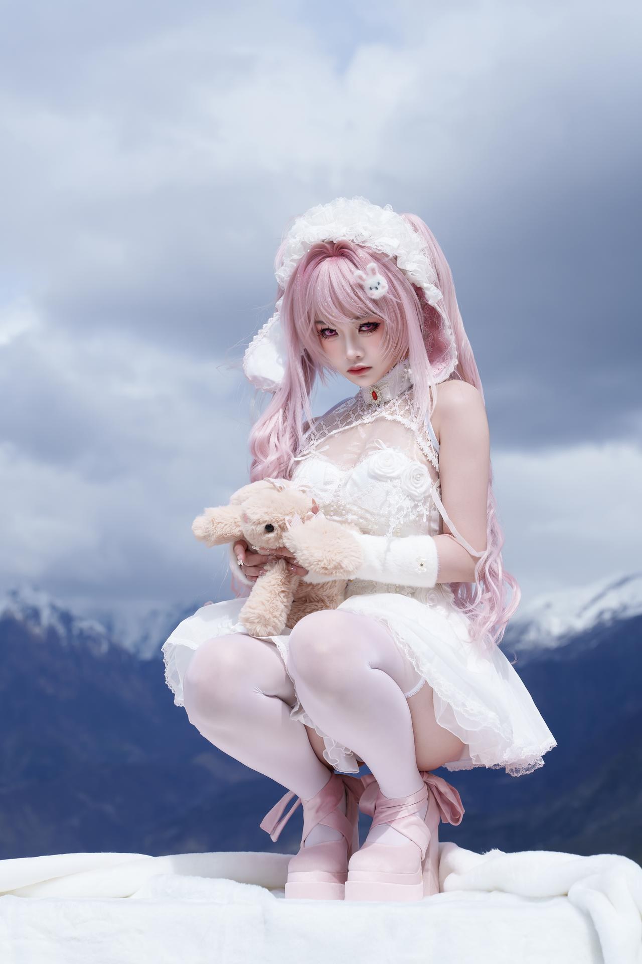 [cosplay] 慢炖仓鼠球 - 爱丽絲：爱丽絲角色還原美腿大尺度 81P