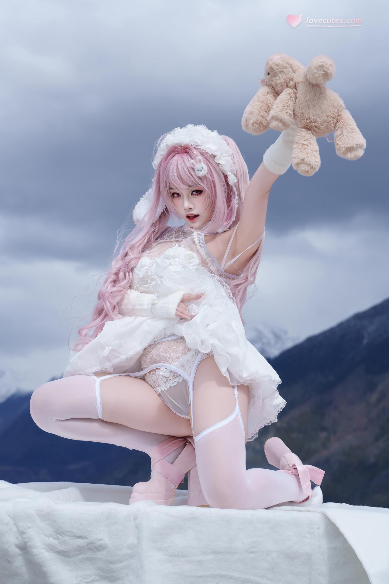 [cosplay] 慢炖仓鼠球 - 爱丽絲：爱丽絲角色還原美腿大尺度 81P