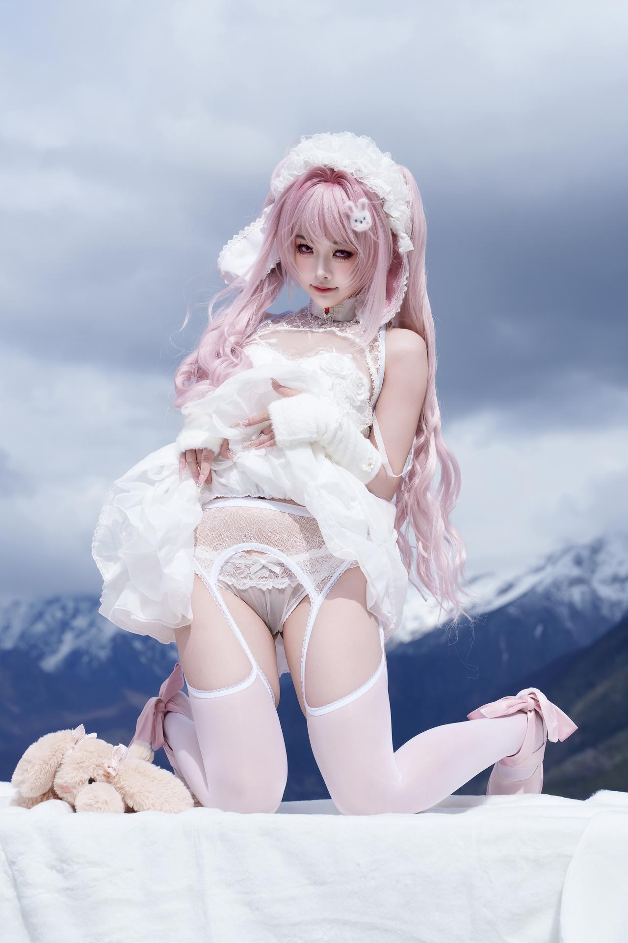 [cosplay] 慢炖仓鼠球 - 爱丽絲：爱丽絲角色還原美腿大尺度 81P