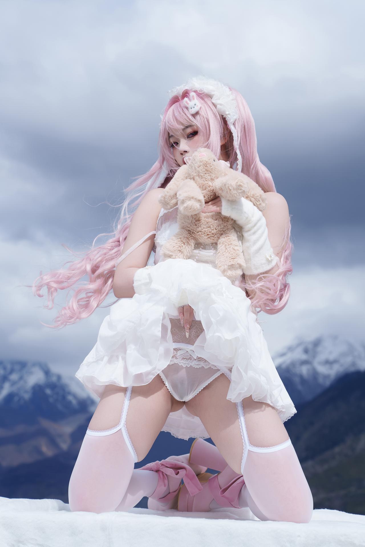 [cosplay] 慢炖仓鼠球 - 爱丽絲：爱丽絲角色還原美腿大尺度 81P