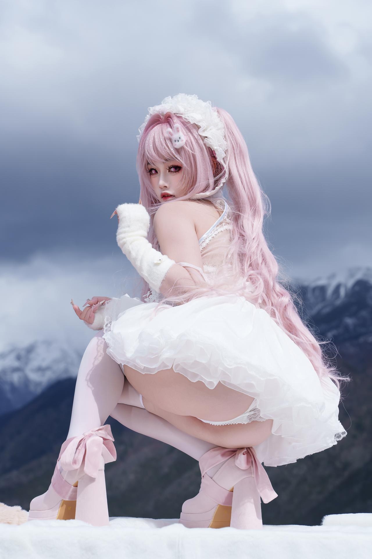 [cosplay] 慢炖仓鼠球 - 爱丽絲：爱丽絲角色還原美腿大尺度 81P
