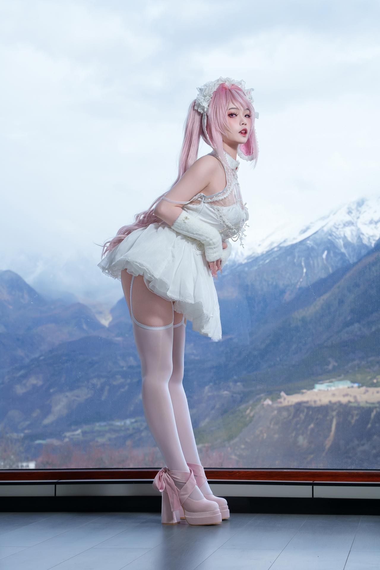 [cosplay] 慢炖仓鼠球 - 爱丽絲：爱丽絲角色還原美腿大尺度 81P