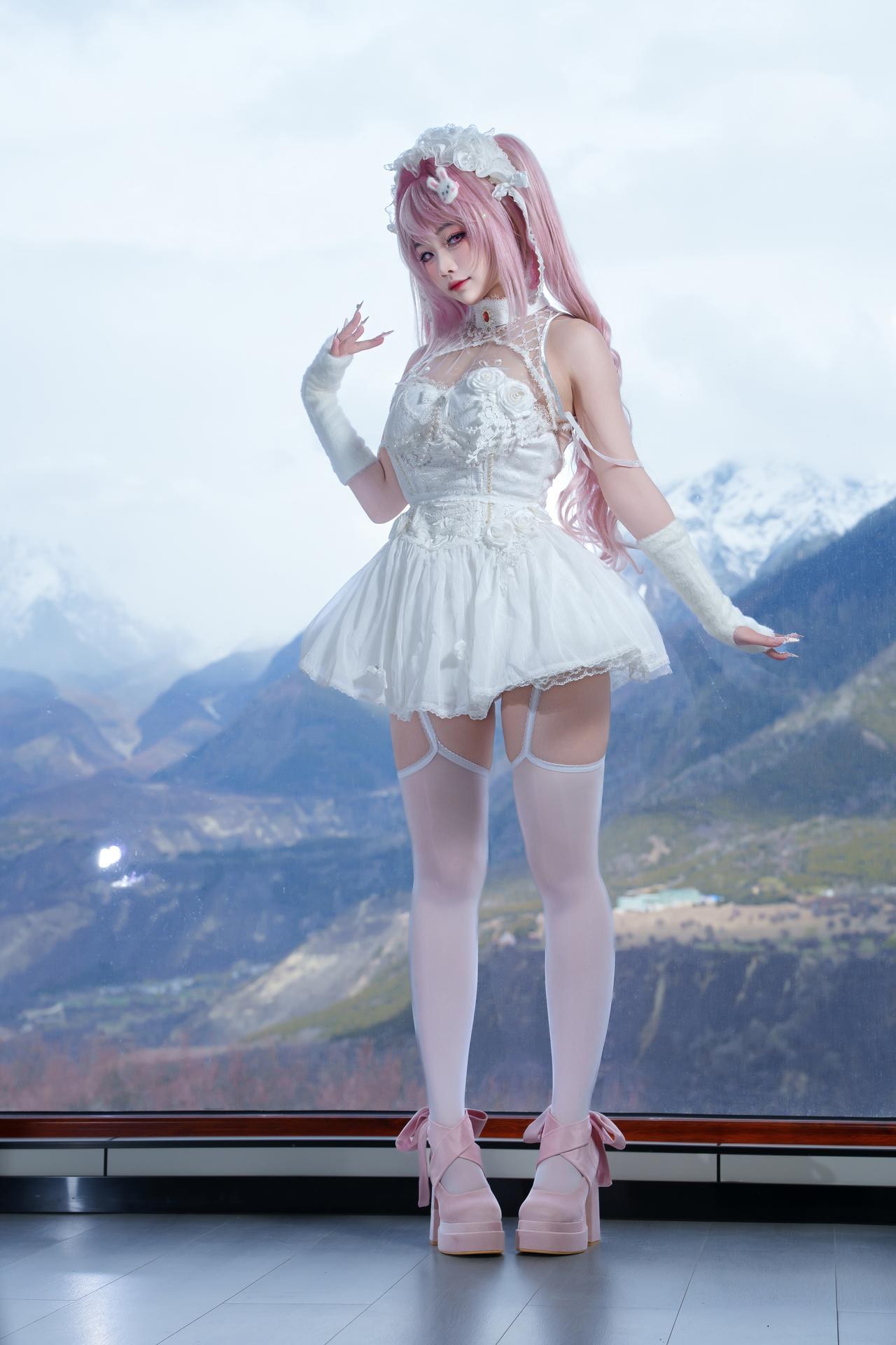[cosplay] 慢炖仓鼠球 - 爱丽絲：爱丽絲角色還原美腿大尺度 81P
