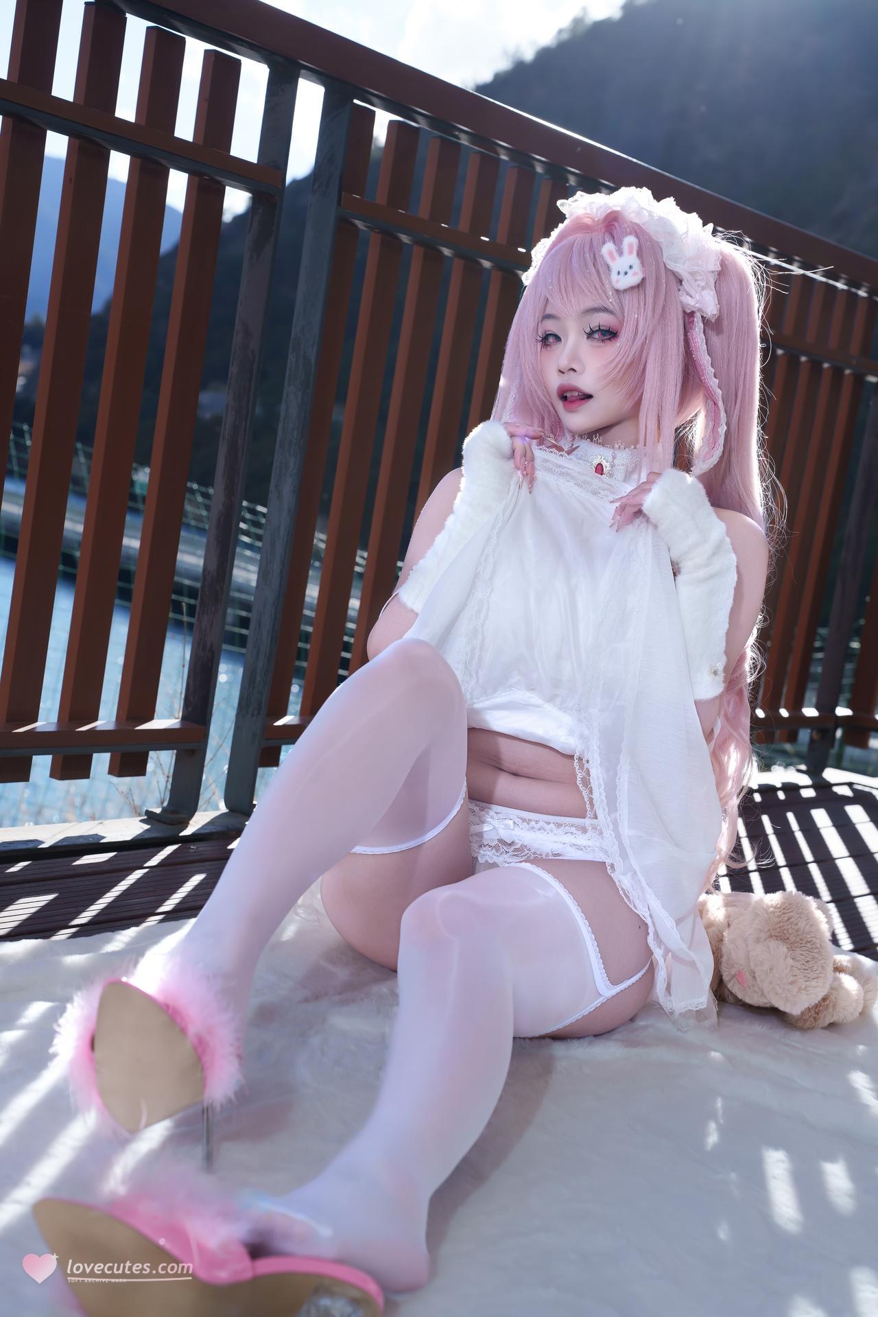 [cosplay] 慢炖仓鼠球 - 爱丽丝：爱丽丝角色还原美腿大尺度 81P
