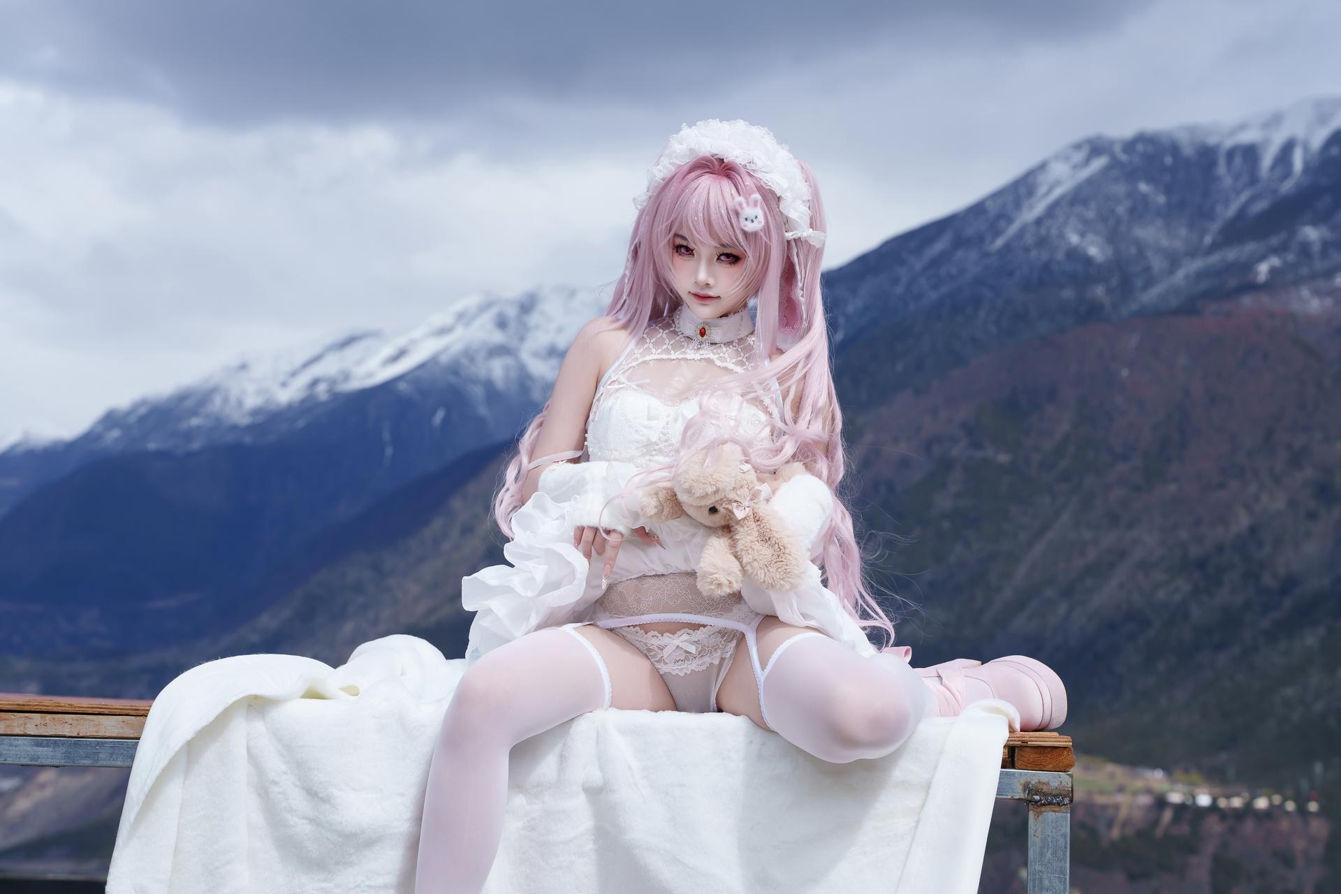 [cosplay] 慢炖仓鼠球 - 爱丽丝：爱丽丝角色还原美腿大尺度 81P