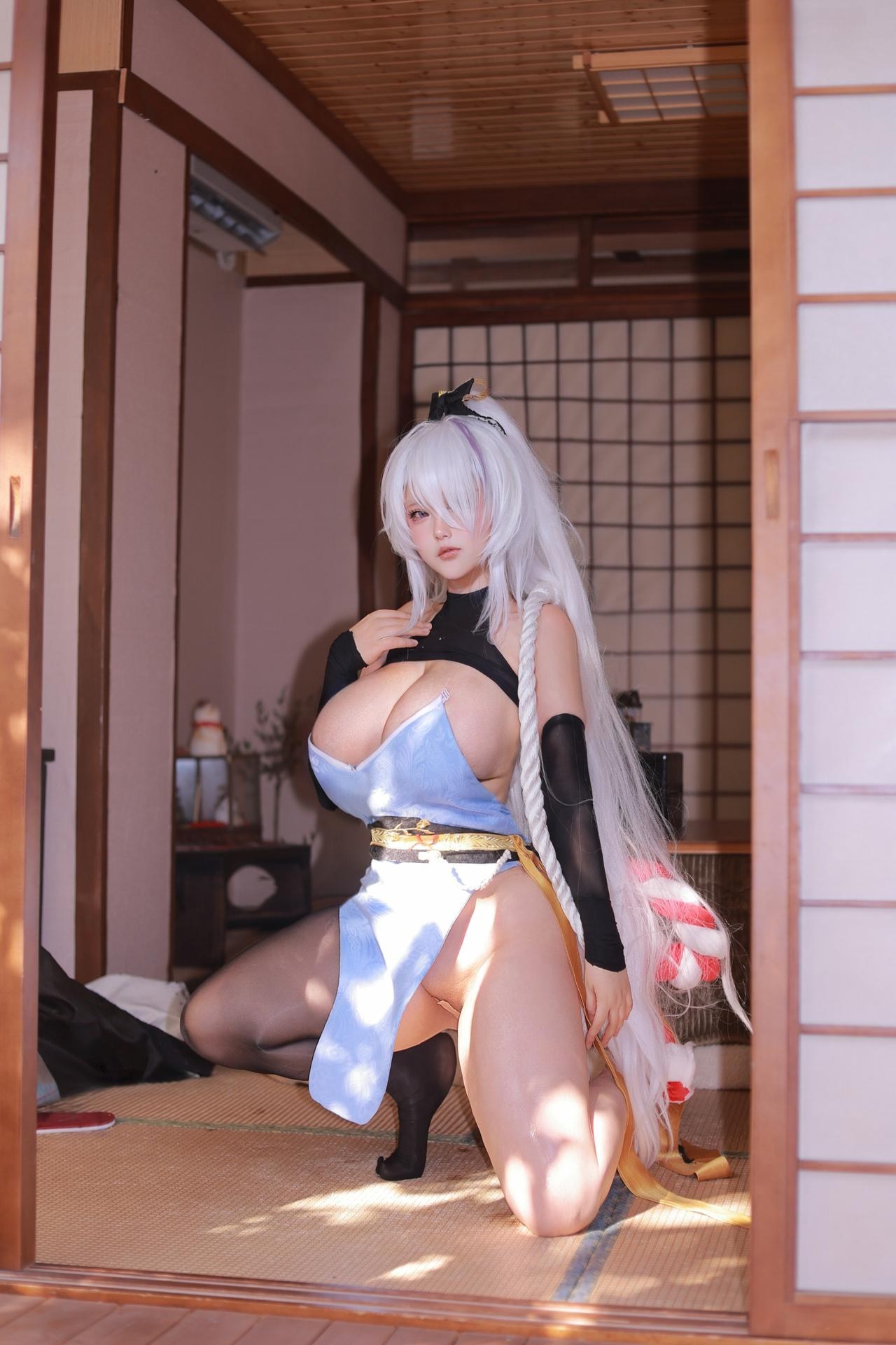 [cosplay] 芝心蛋奶烧 - 碧蓝航线 云仙：碧蓝航线 云仙旗袍角色還原美腿 300P5V