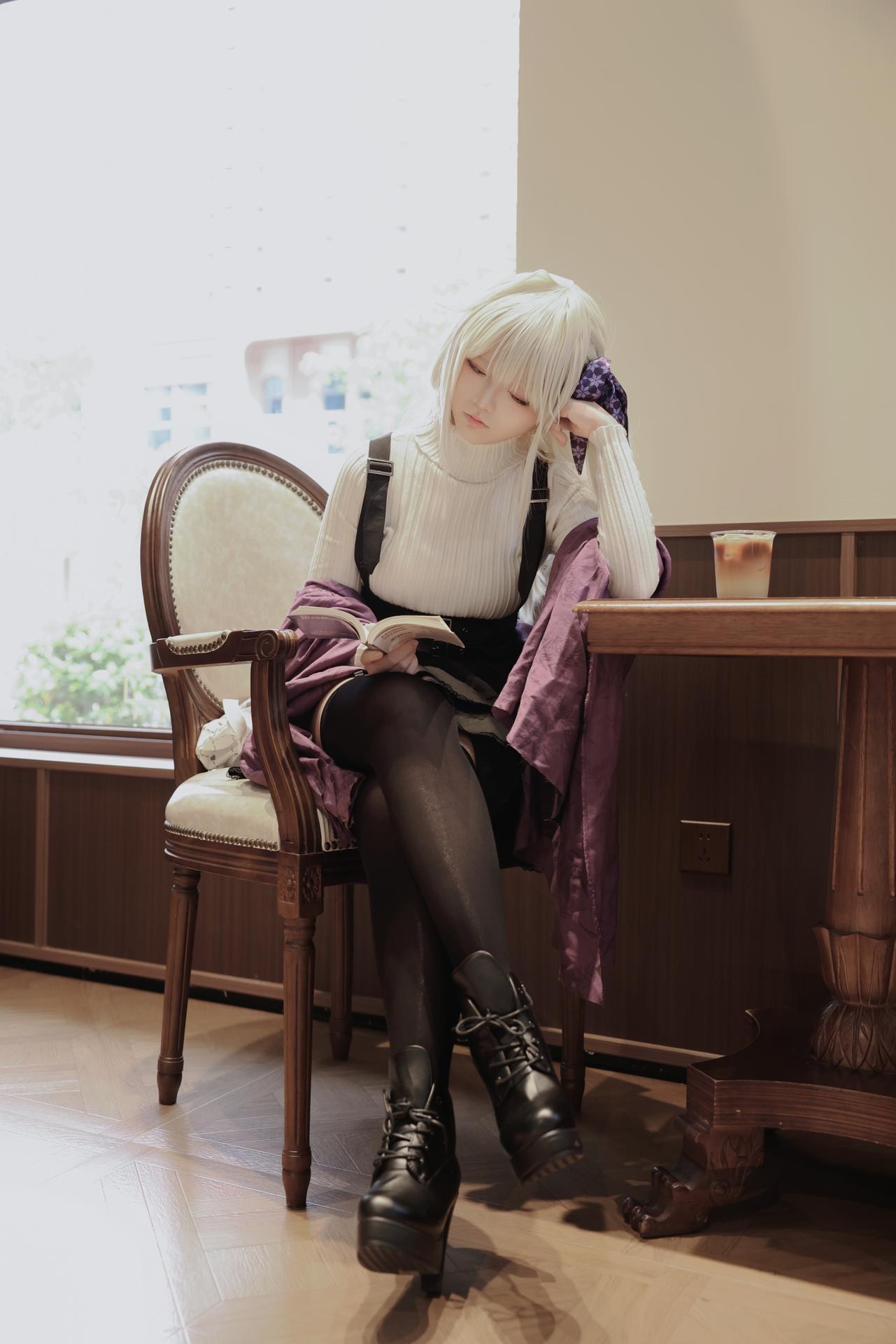 [cosplay] G44不会受伤 - 恋冢爱：恋冢爱角色還原美腿大尺度 58P