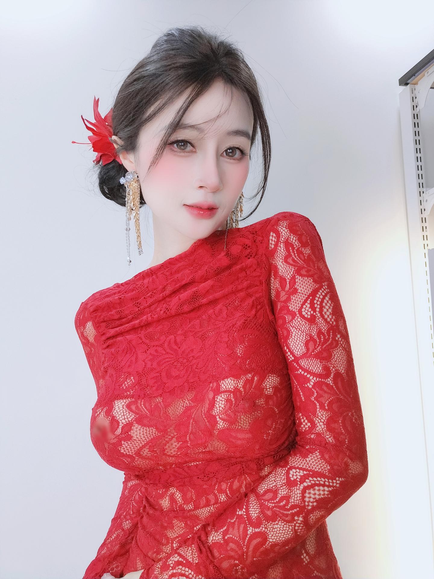 [私房] 白銀81 - 2025年12月會員合集：15套訂閱內容 情趣內衣大尺度私房 144P1V