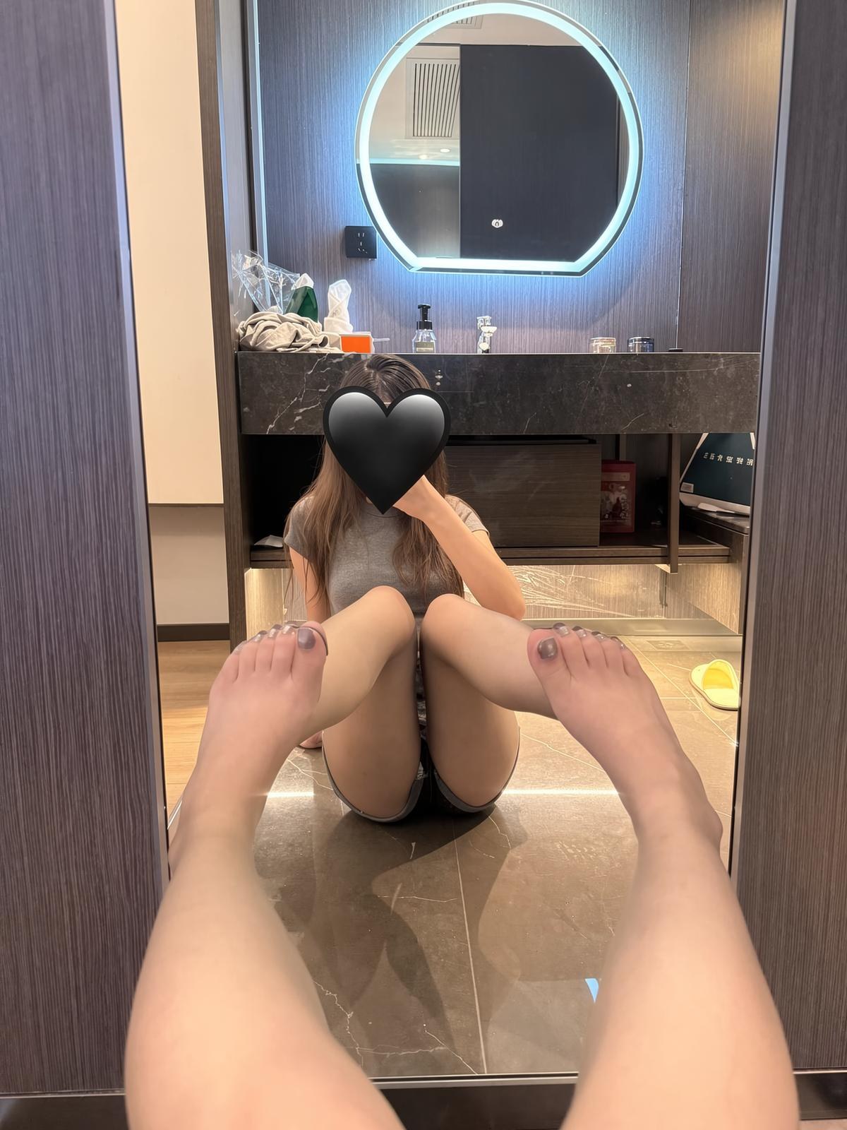 [Private Room] Zhishitu - Contrast Subscription Hotel Leg Shoot 103P3V