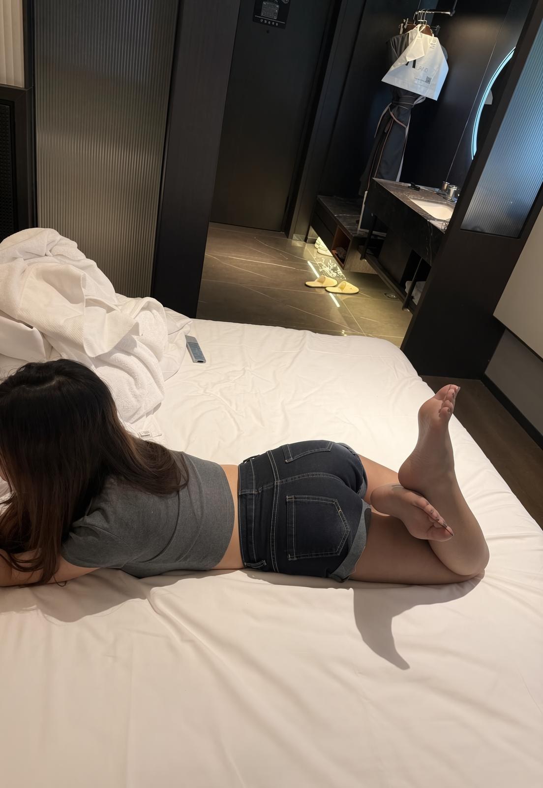 [Private Room] Zhishitu - Contrast Subscription Hotel Leg Shoot 103P3V