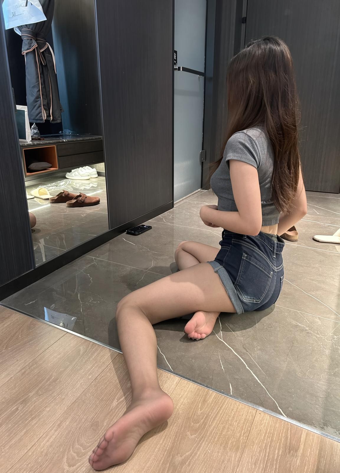 [私房] 芝士兔 - 反差福利訂閱：酒店美腿私拍 103P3V