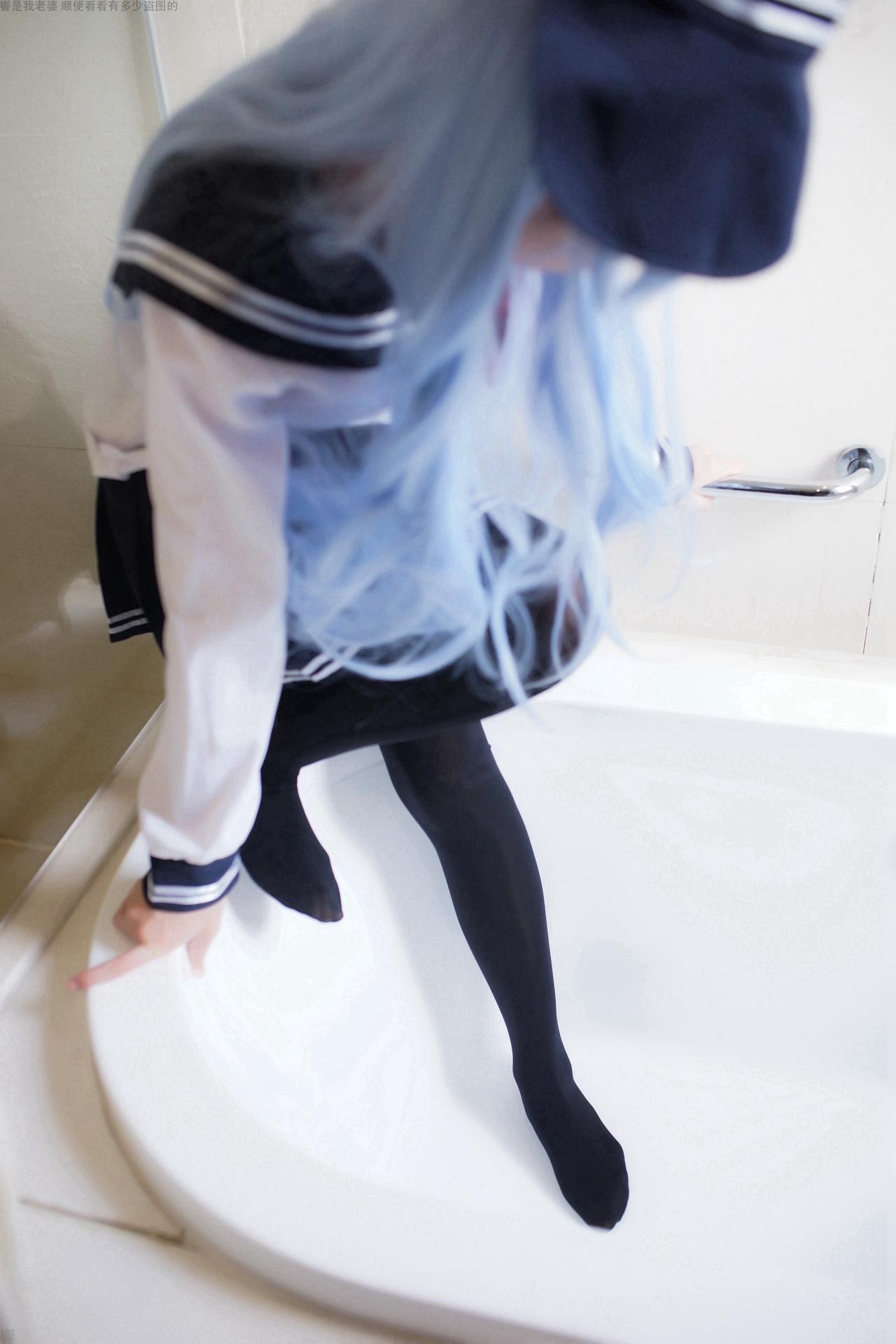 [cosplay] 少女映畫 - 艦娘響：學生裝翹臀美胸大尺度角色還原 82P