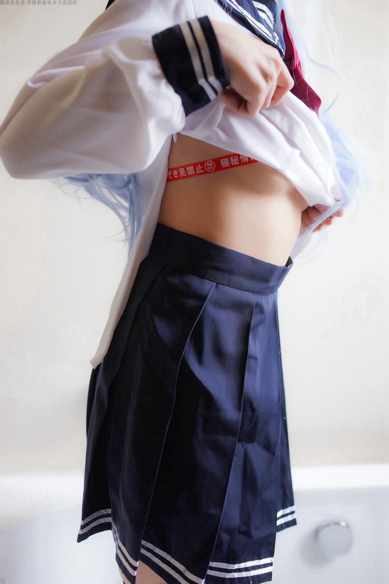 [cosplay] 少女映畫 - 艦娘響：學生裝翹臀美胸大尺度角色還原 82P