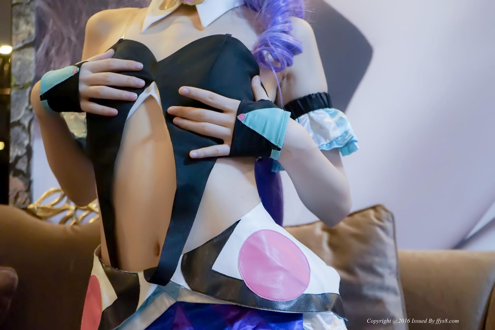 [cosplay] 少女映畫 - 美雲·金努梅爾：翹臀女僕黑絲大尺度角色還原 70P