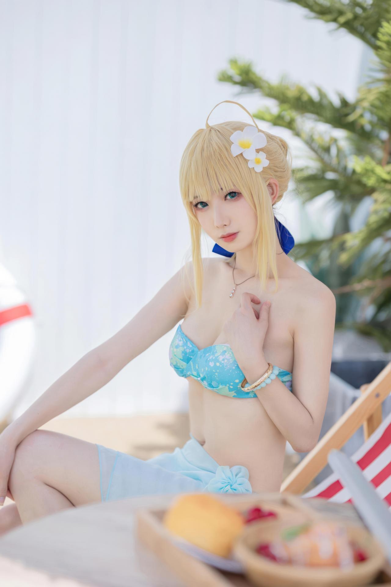 [cosplay] 封疆疆v - FGO Saber 泳装：FGO Saber 泳装角色還原美腿大尺度 49P