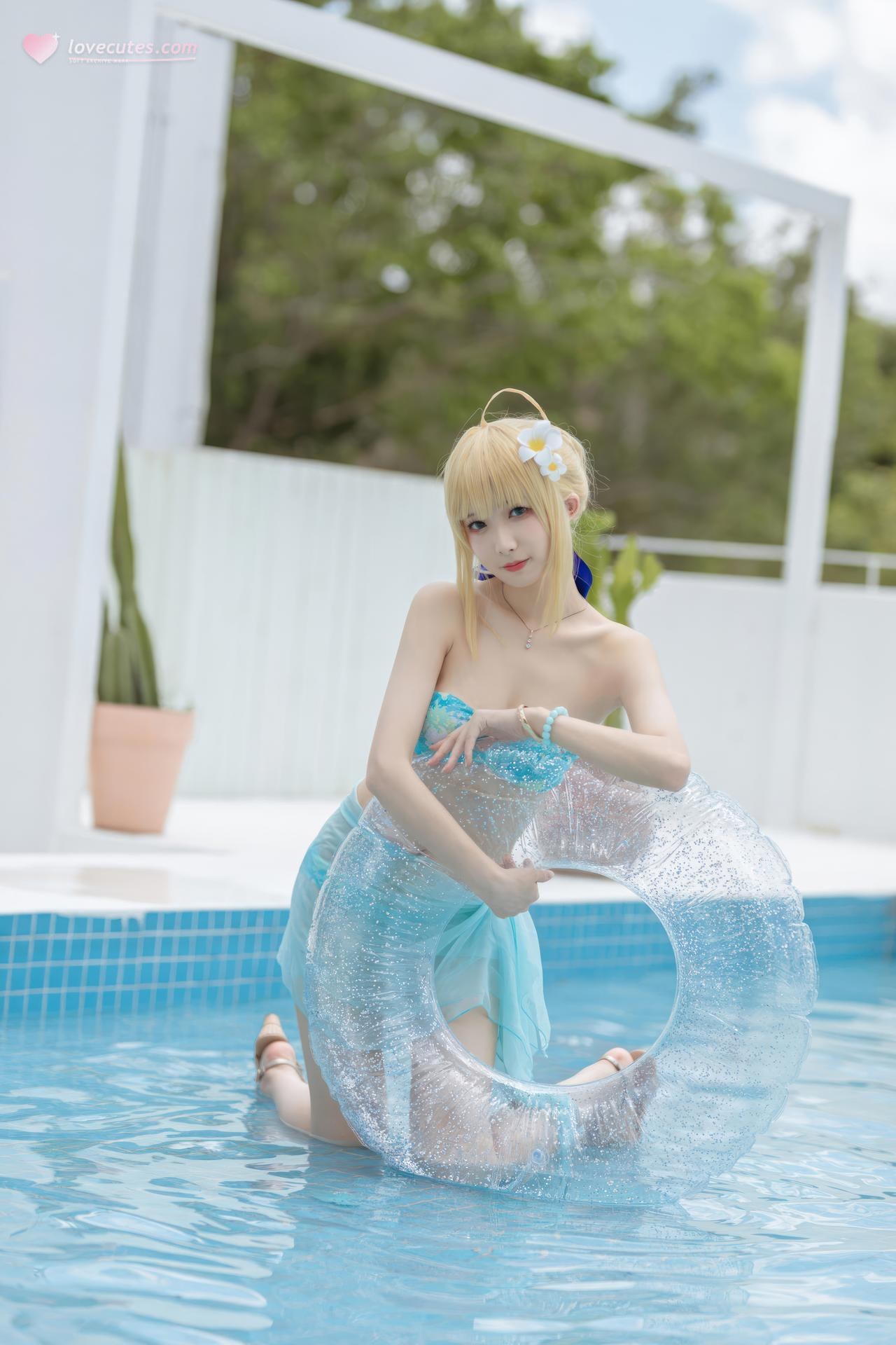 [cosplay] 封疆疆v - FGO Saber 泳装：FGO Saber 泳装角色還原美腿大尺度 49P