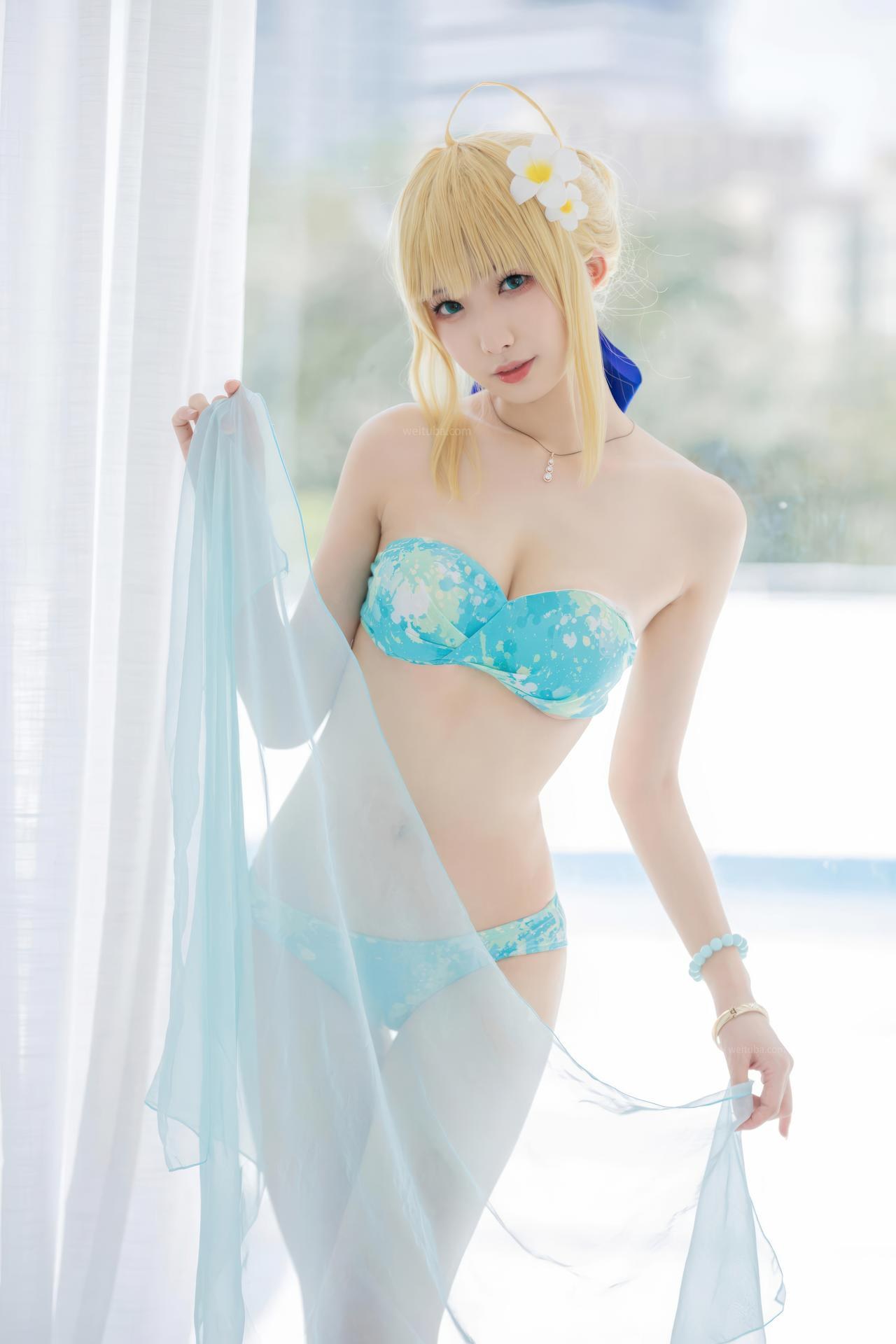 [cosplay] 封疆疆v - FGO Saber 泳装：FGO Saber 泳装角色還原美腿大尺度 49P