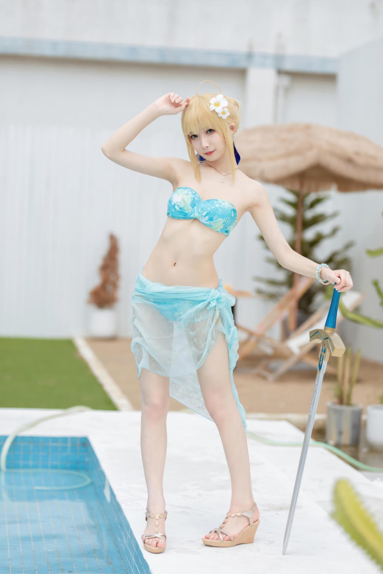 [cosplay] 封疆疆v - FGO Saber 泳装：FGO Saber 泳装角色還原美腿大尺度 49P
