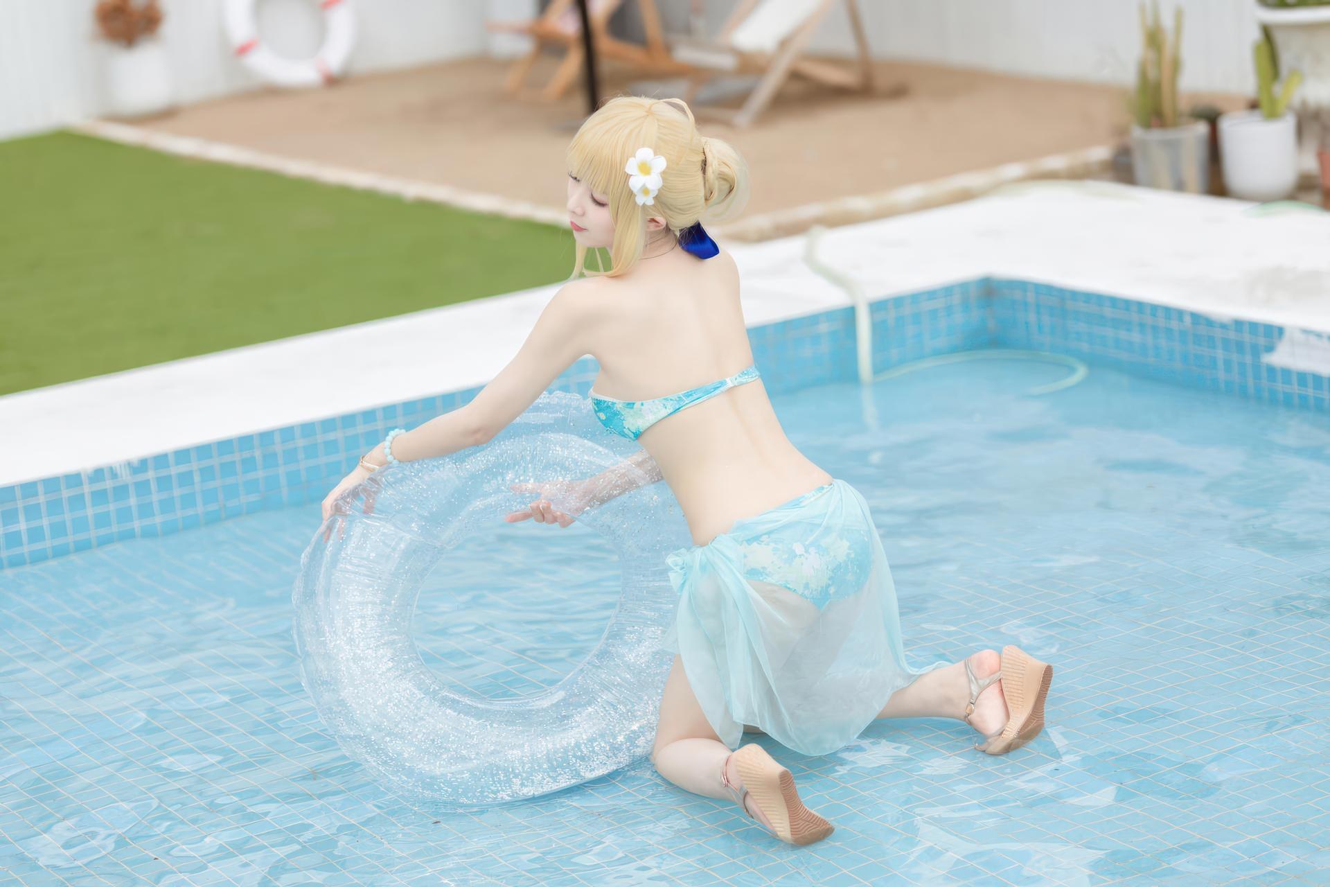 [cosplay] 封疆疆v - FGO Saber 泳装：FGO Saber 泳装角色還原美腿大尺度 49P