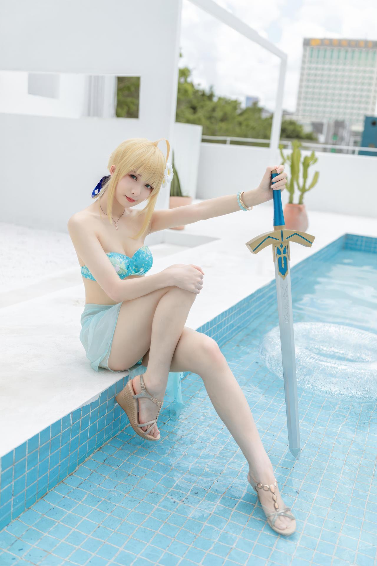 [Cosplay] Feng Jiangjiang v - FGO Saber Swimsuit Cosplay Photo Set 49P