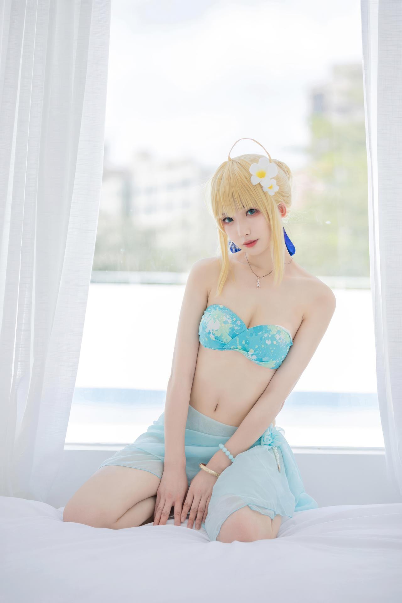 [Cosplay] Feng Jiangjiang v - FGO Saber Swimsuit bộ ảnh cosplay 49P