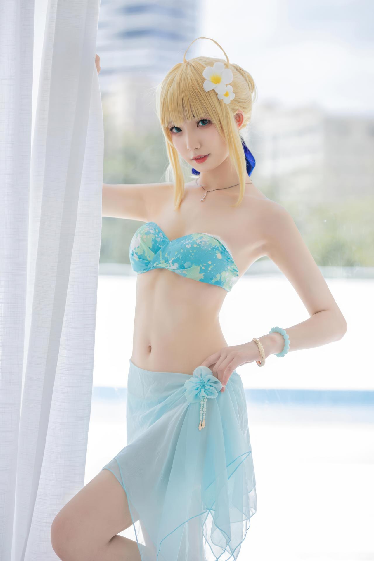 [Cosplay] Feng Jiangjiang v - FGO Saber Swimsuit bộ ảnh cosplay 49P