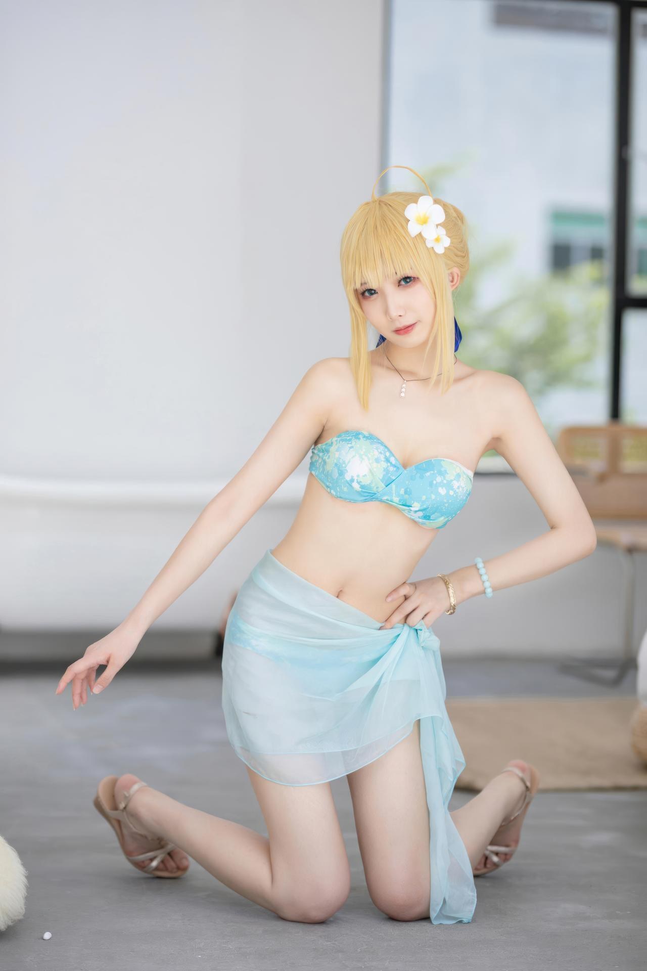 [Cosplay] Feng Jiangjiang v - FGO Saber Swimsuit bộ ảnh cosplay 49P