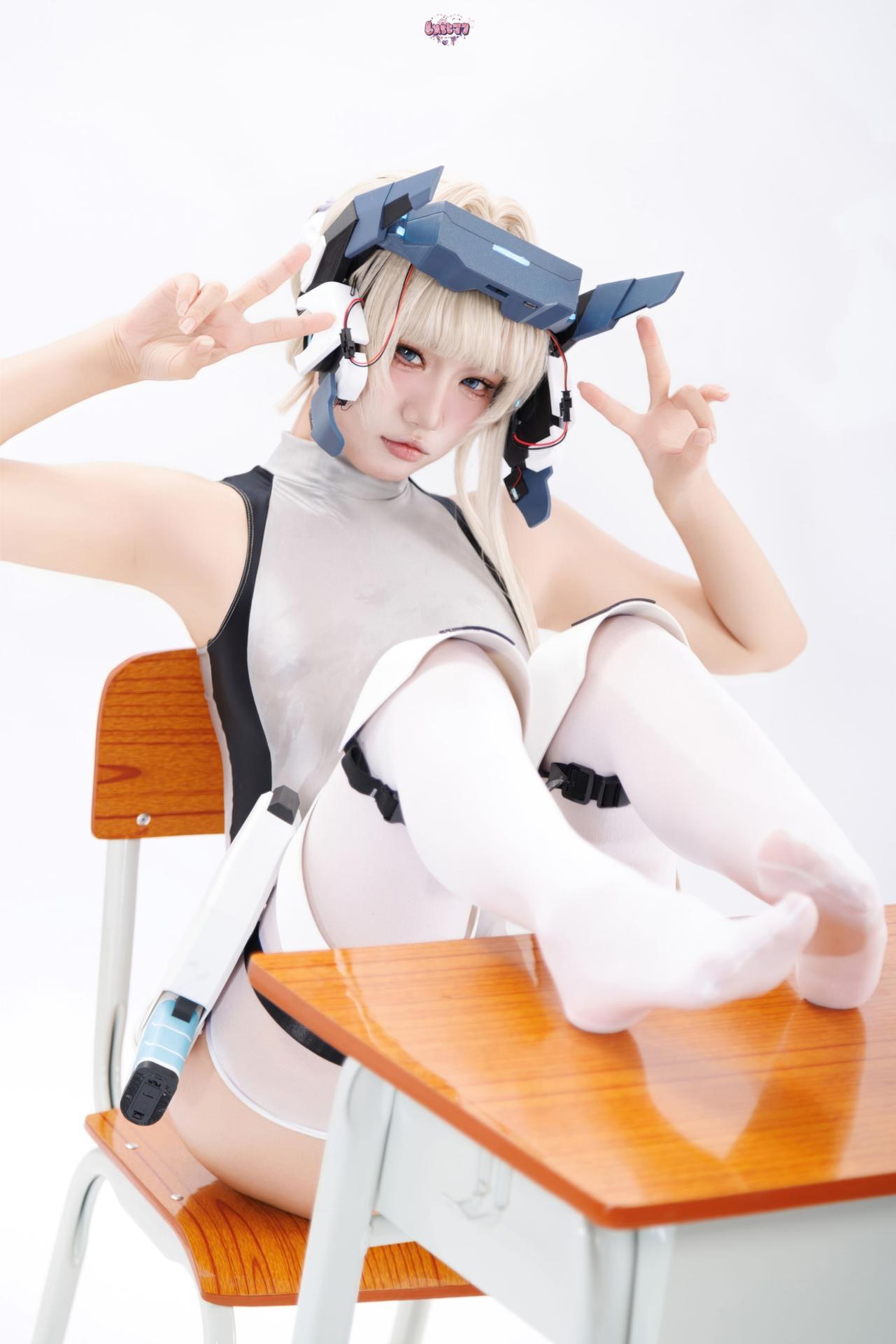 [cosplay] 柒柒要乖哦 - 蔚蓝档案 飞鸟马时 竞泳：蔚蓝档案 飞鸟马时 竞泳角色還原泳装美腿 64P