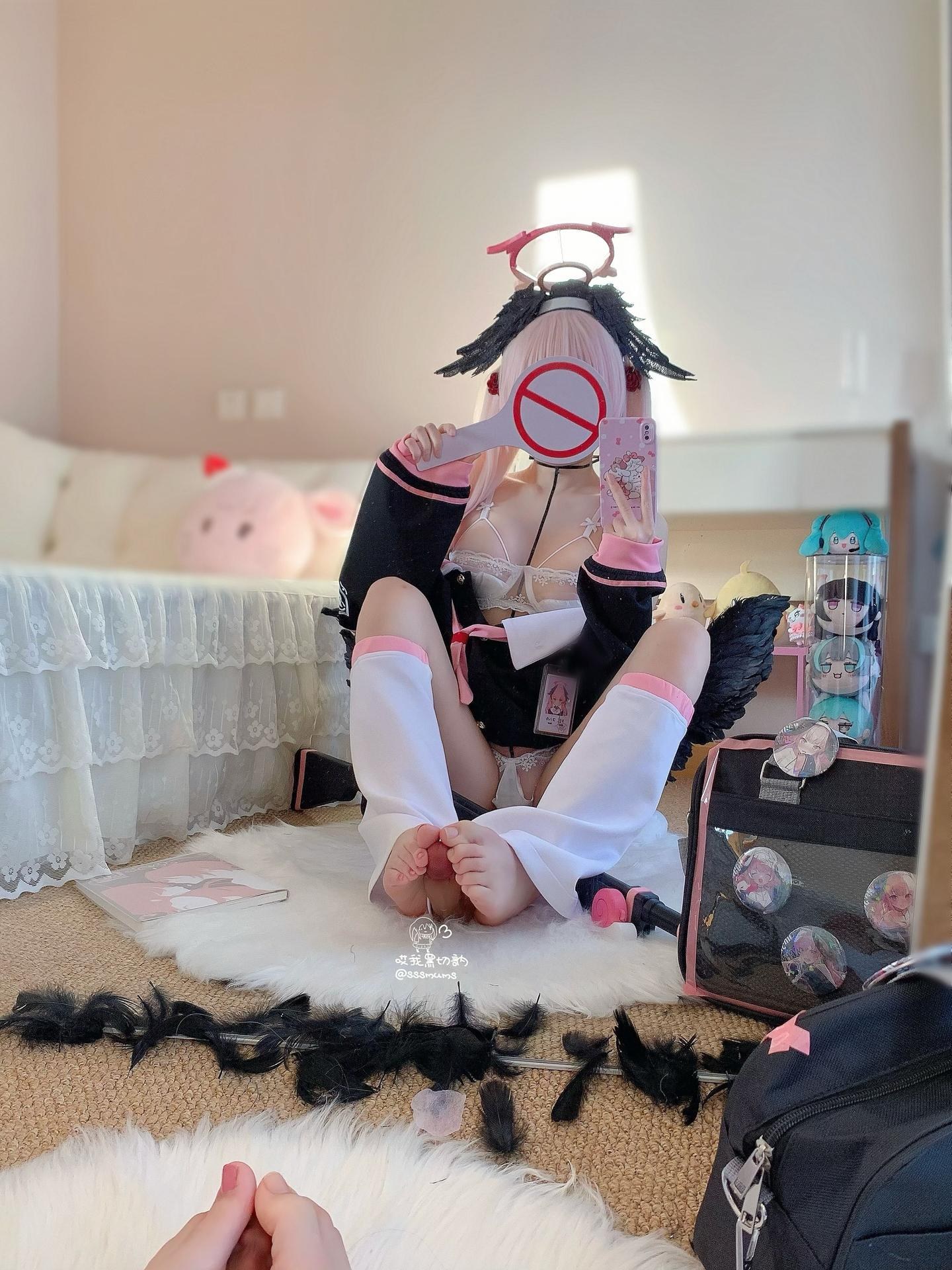[cosplay] 曲奇軟fufu - 蔚藍檔案 江小春：白絲足部美腿角色還原 46P3V