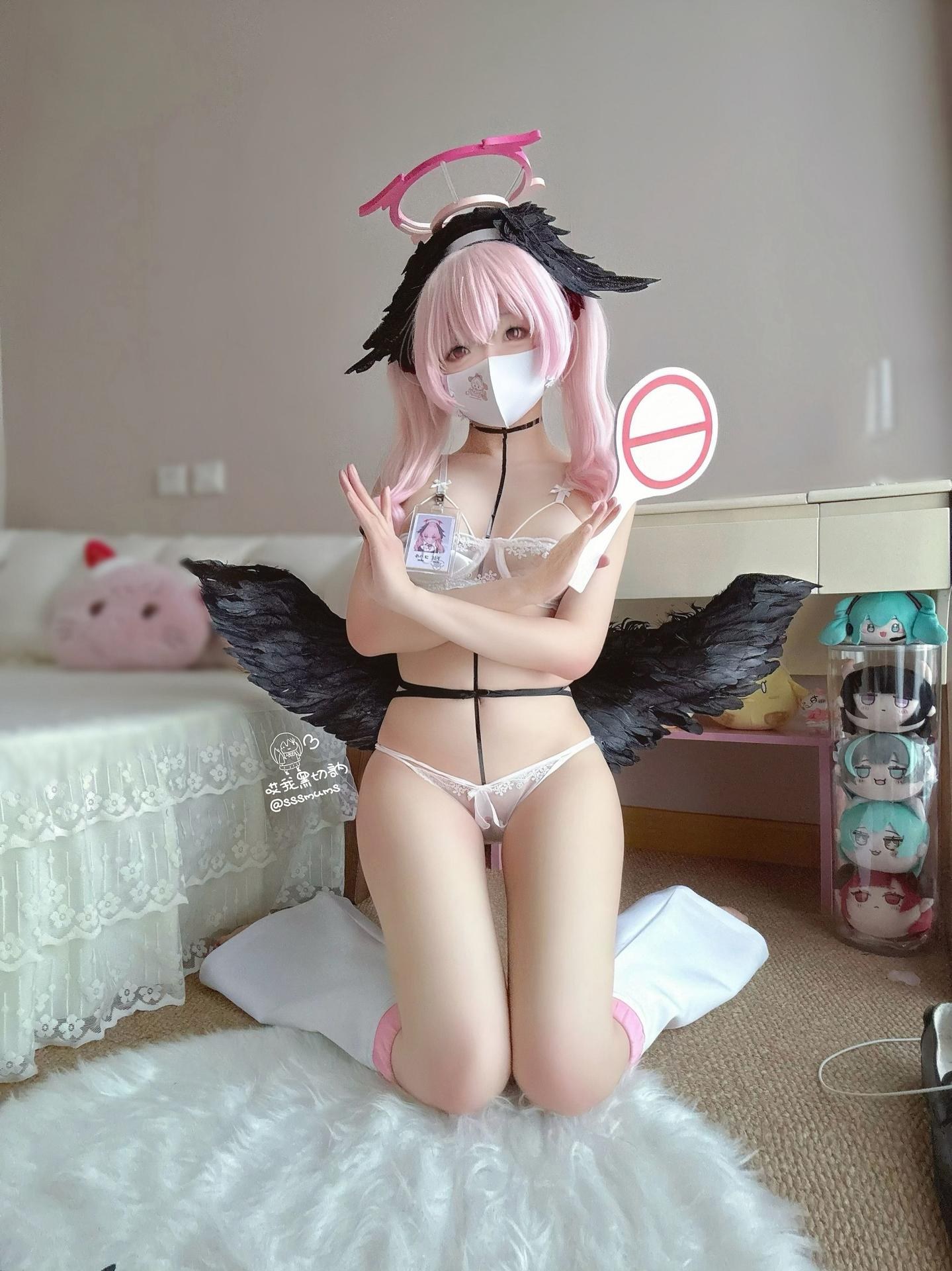 [cosplay] 曲奇軟fufu - 蔚藍檔案 江小春：白絲足部美腿角色還原 46P3V