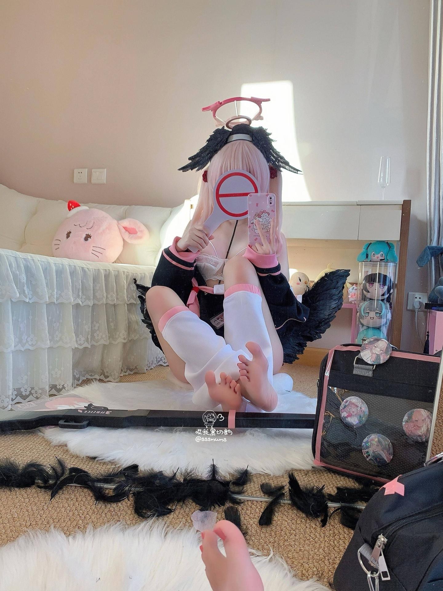 [cosplay] 曲奇軟fufu - 蔚藍檔案 江小春：白絲足部美腿角色還原 46P3V