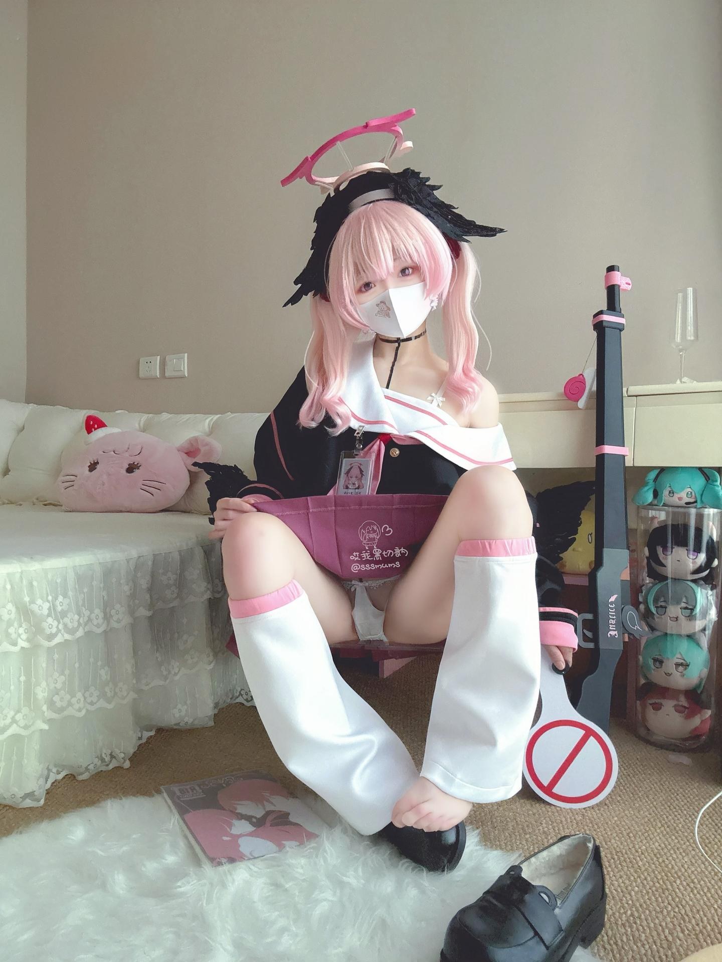 [cosplay] 曲奇軟fufu - 蔚藍檔案 江小春：白絲足部美腿角色還原 46P3V