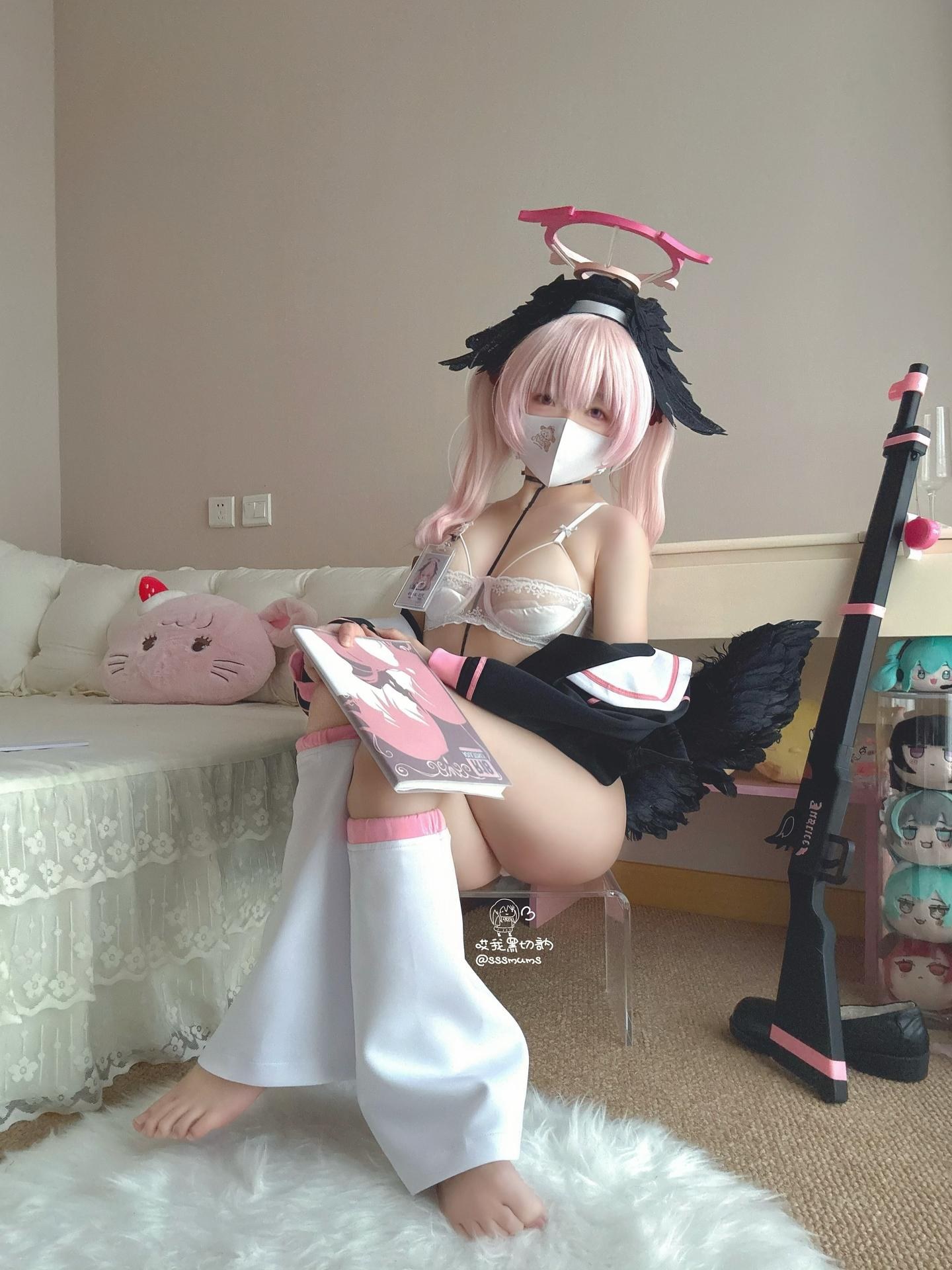 [cosplay] 曲奇軟fufu - 蔚藍檔案 江小春：白絲足部美腿角色還原 46P3V
