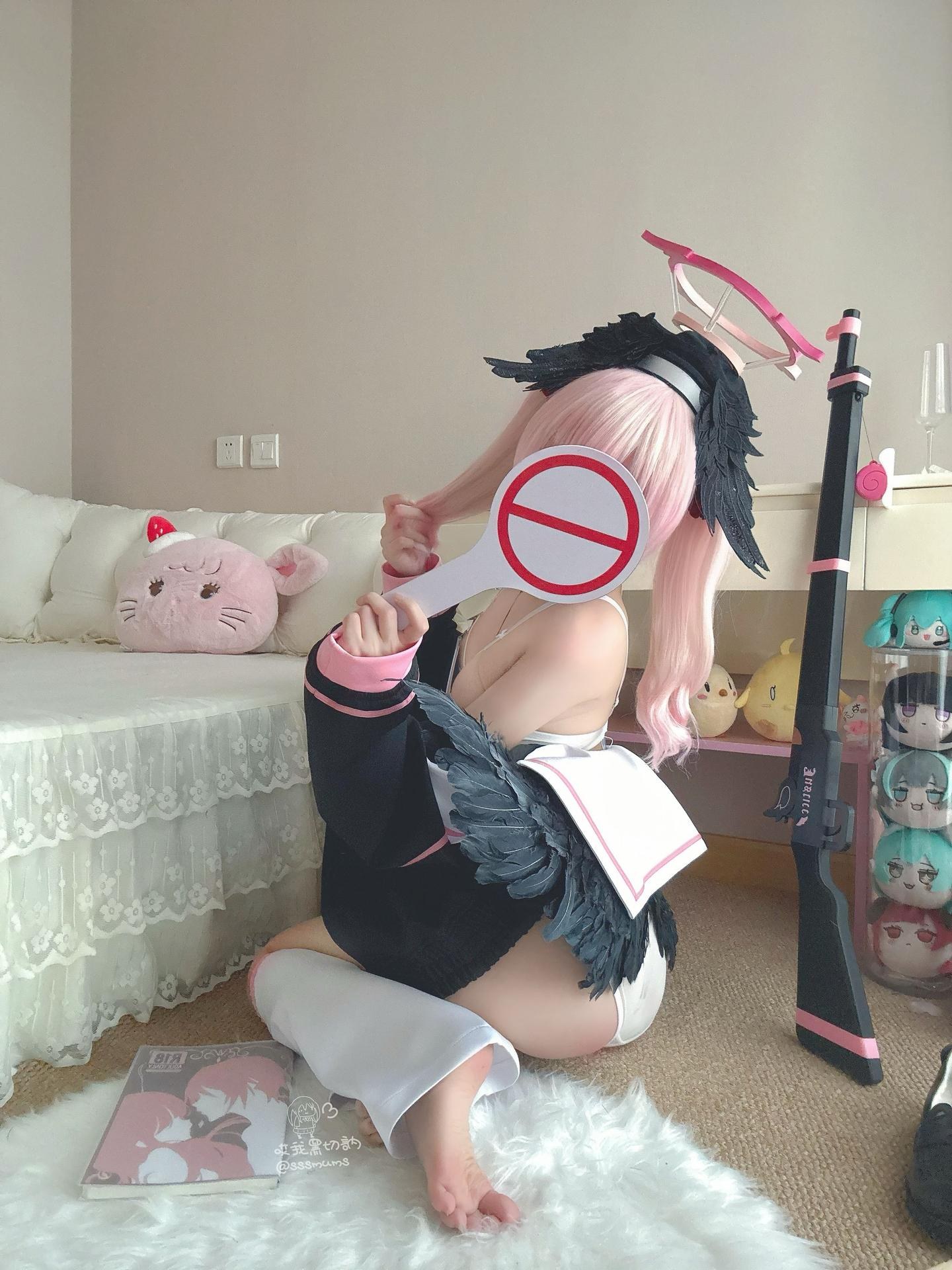 [cosplay] 曲奇軟fufu - 蔚藍檔案 江小春：白絲足部美腿角色還原 46P3V