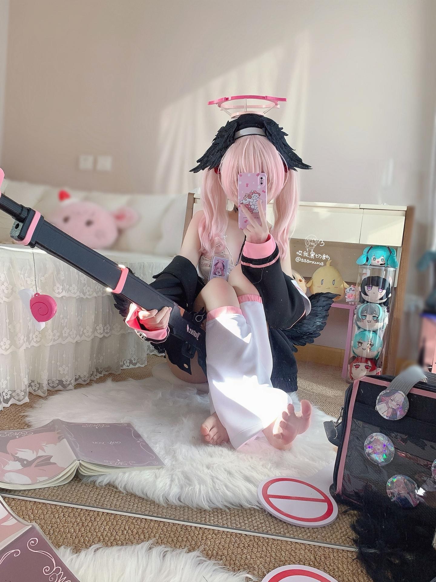 [cosplay] 曲奇軟fufu - 蔚藍檔案 江小春：白絲足部美腿角色還原 46P3V