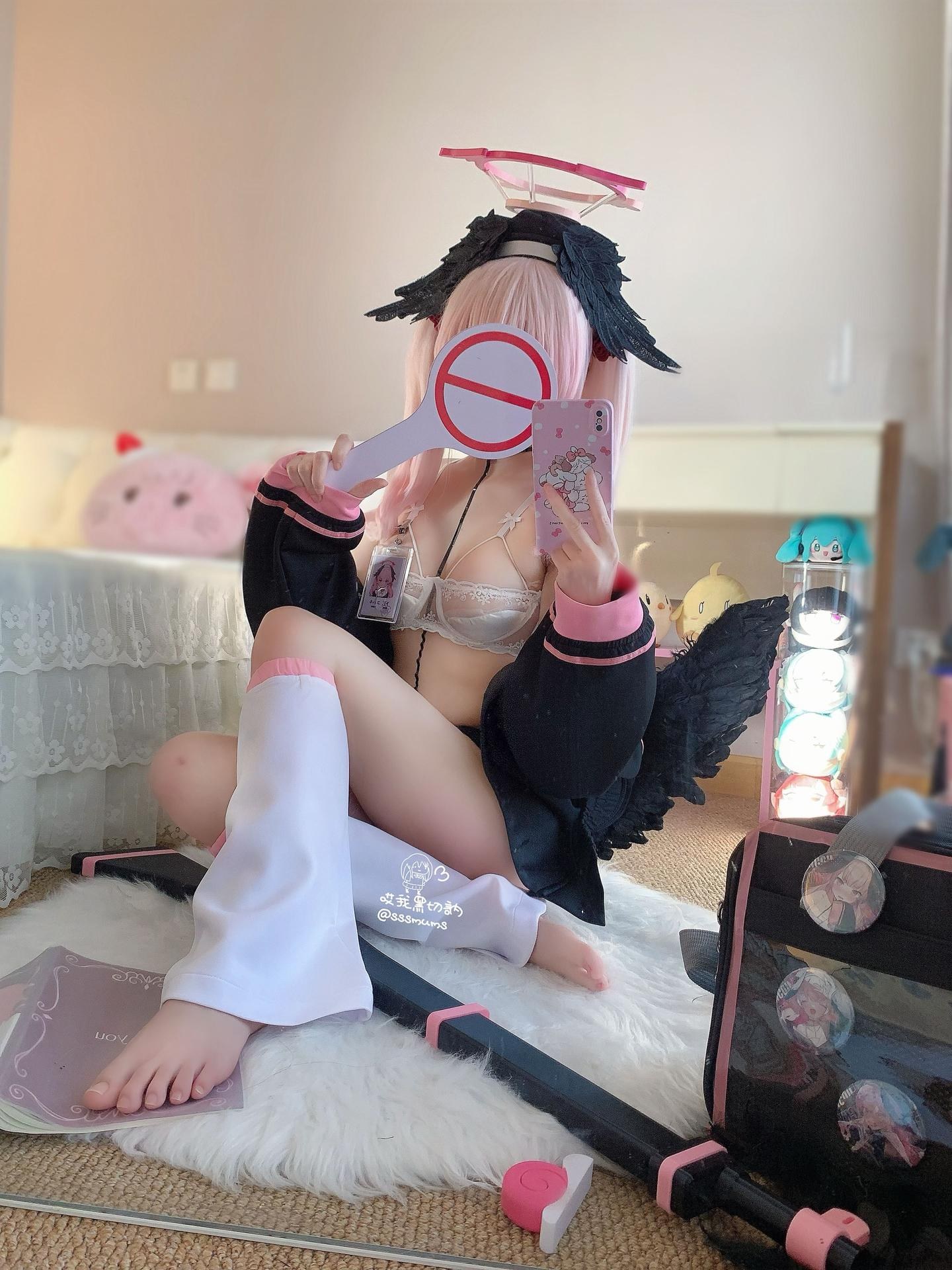 [cosplay] 曲奇軟fufu - 蔚藍檔案 江小春：白絲足部美腿角色還原 46P3V