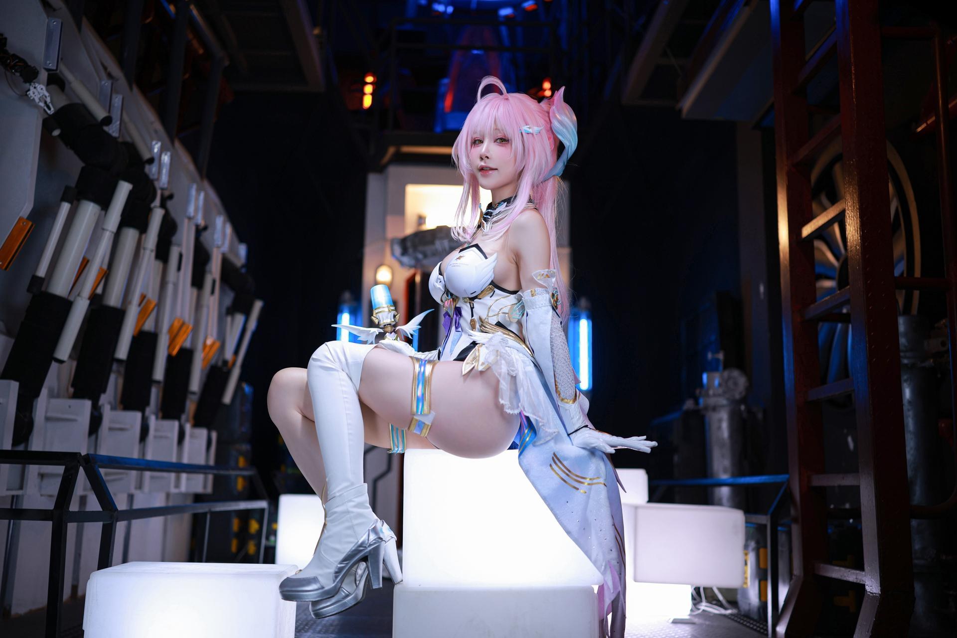 [cosplay] 水淼aqua - 鸣潮 爱弥斯：鸣潮 爱弥斯角色還原美腿大尺度 61P