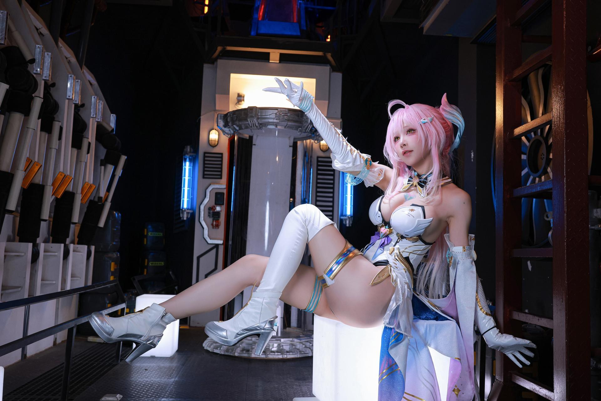 [cosplay] 水淼aqua - 鸣潮 爱弥斯：鸣潮 爱弥斯角色還原美腿大尺度 61P