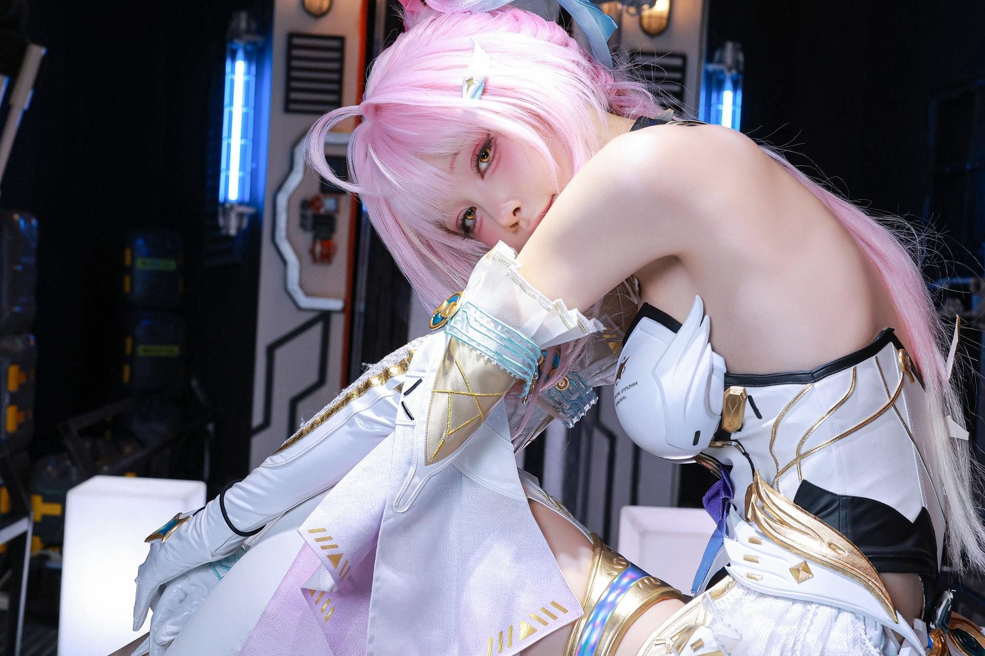 [cosplay] 水淼aqua - 鸣潮 爱弥斯：鸣潮 爱弥斯角色還原美腿大尺度 61P