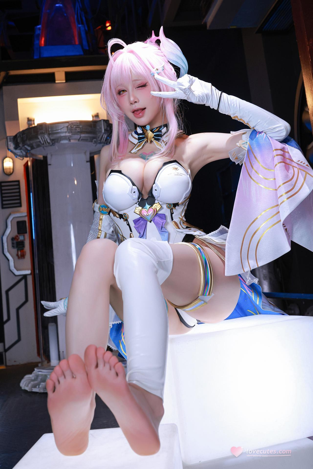 [cosplay] 水淼aqua - 鸣潮 爱弥斯：鸣潮 爱弥斯角色還原美腿大尺度 61P