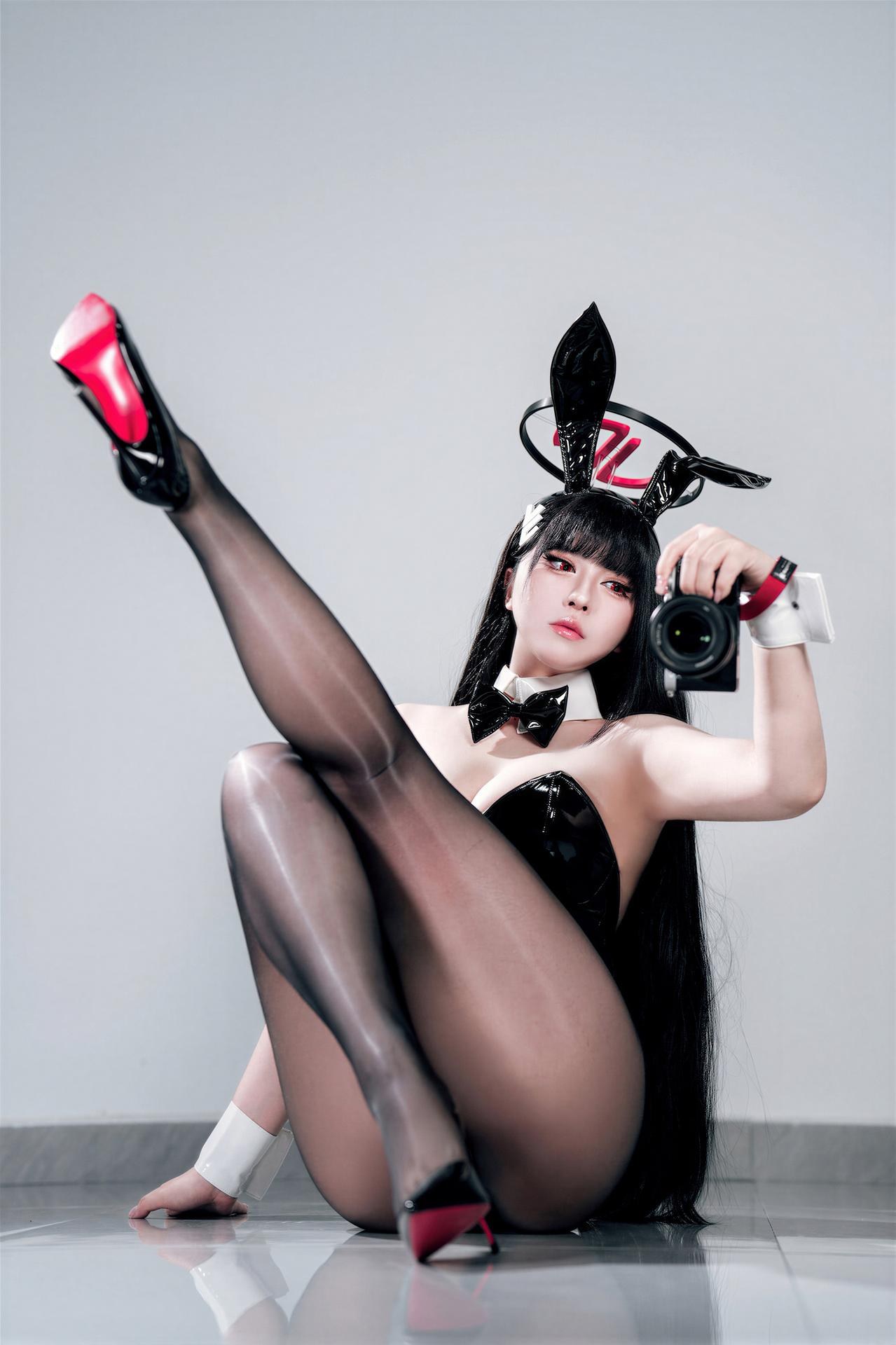 [cosplay] 半半子 - 蔚蓝档案 调月莉音：蔚蓝档案 调月莉音兔女郎角色還原美腿 57P6V