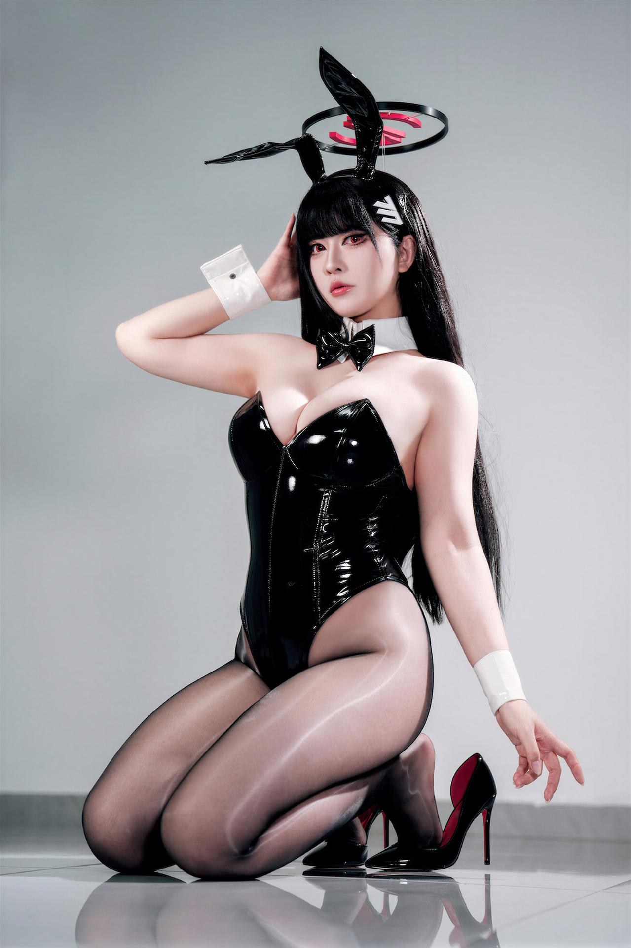 [cosplay] 半半子 - 蔚蓝档案 调月莉音：蔚蓝档案 调月莉音兔女郎角色還原美腿 57P6V