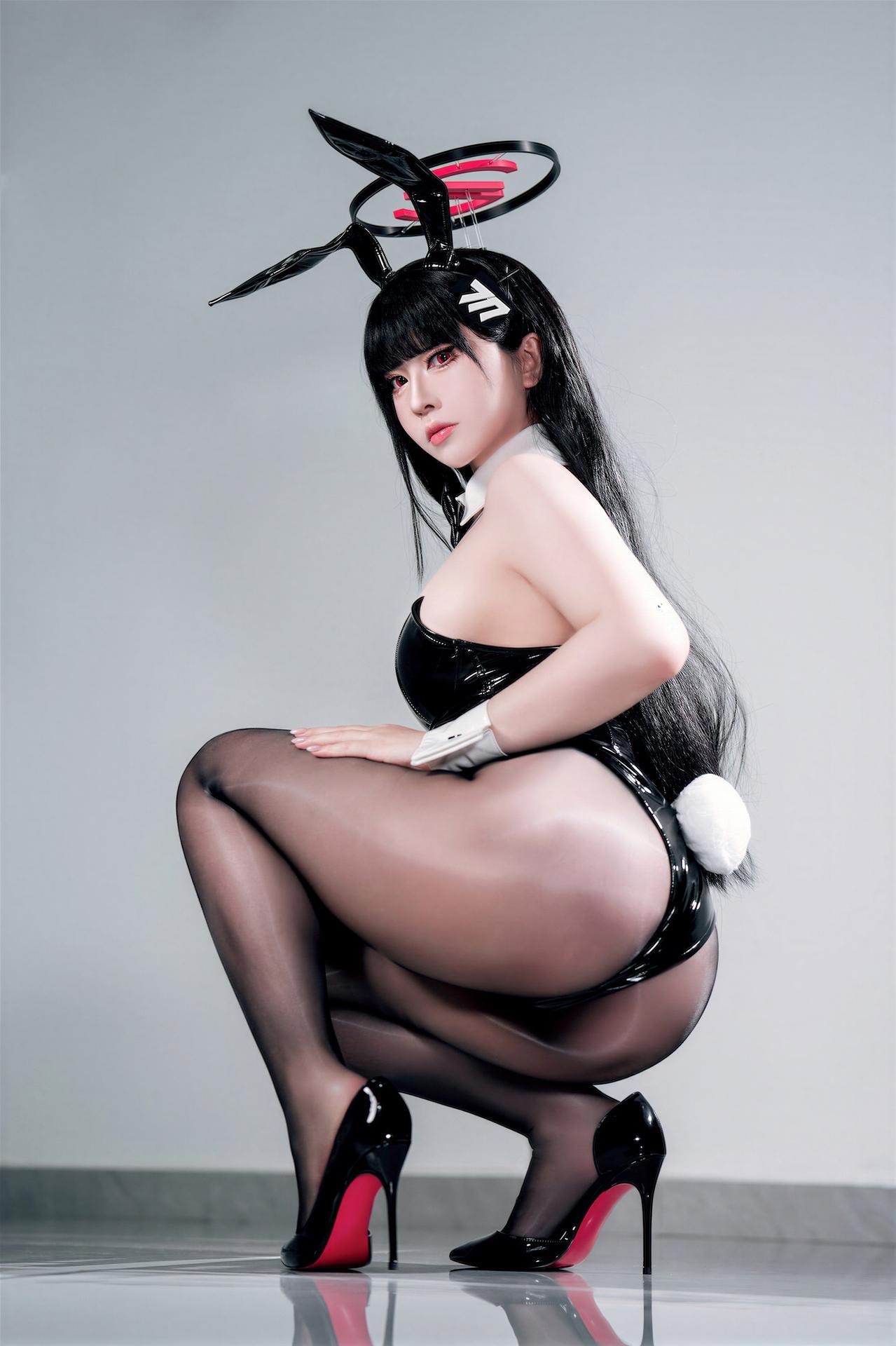 [cosplay] 半半子 - 蔚蓝档案 调月莉音：蔚蓝档案 调月莉音兔女郎角色還原美腿 57P6V