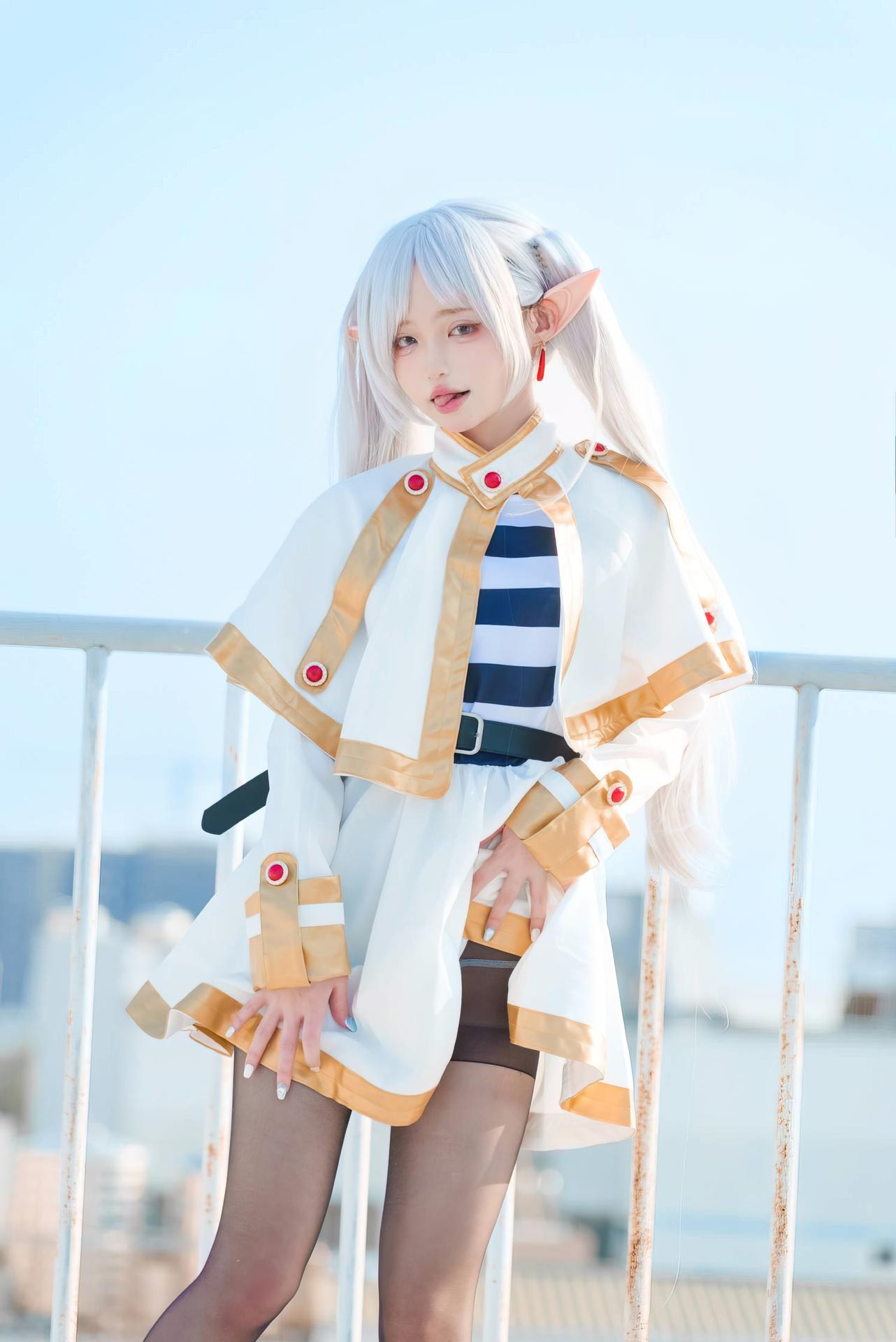 [Cosplay] Irisuare - Frieren rooftop elf cosplay with black stockings 31P
